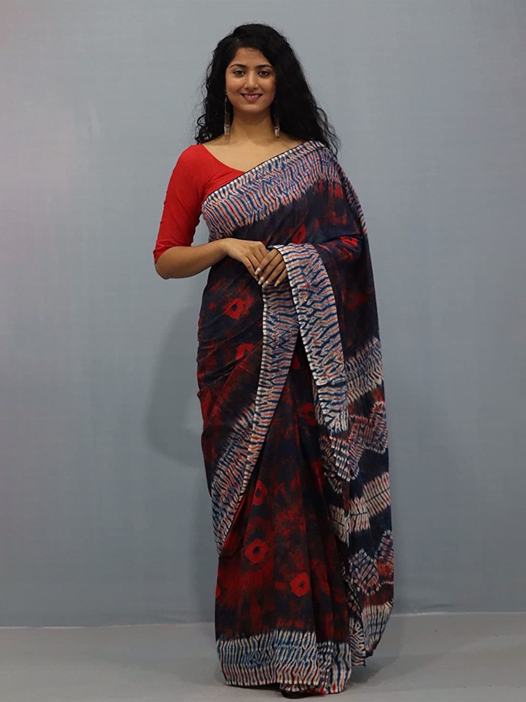

NIKHILAM Ethnic Motifs Pure Cotton Ikat Saree, Red