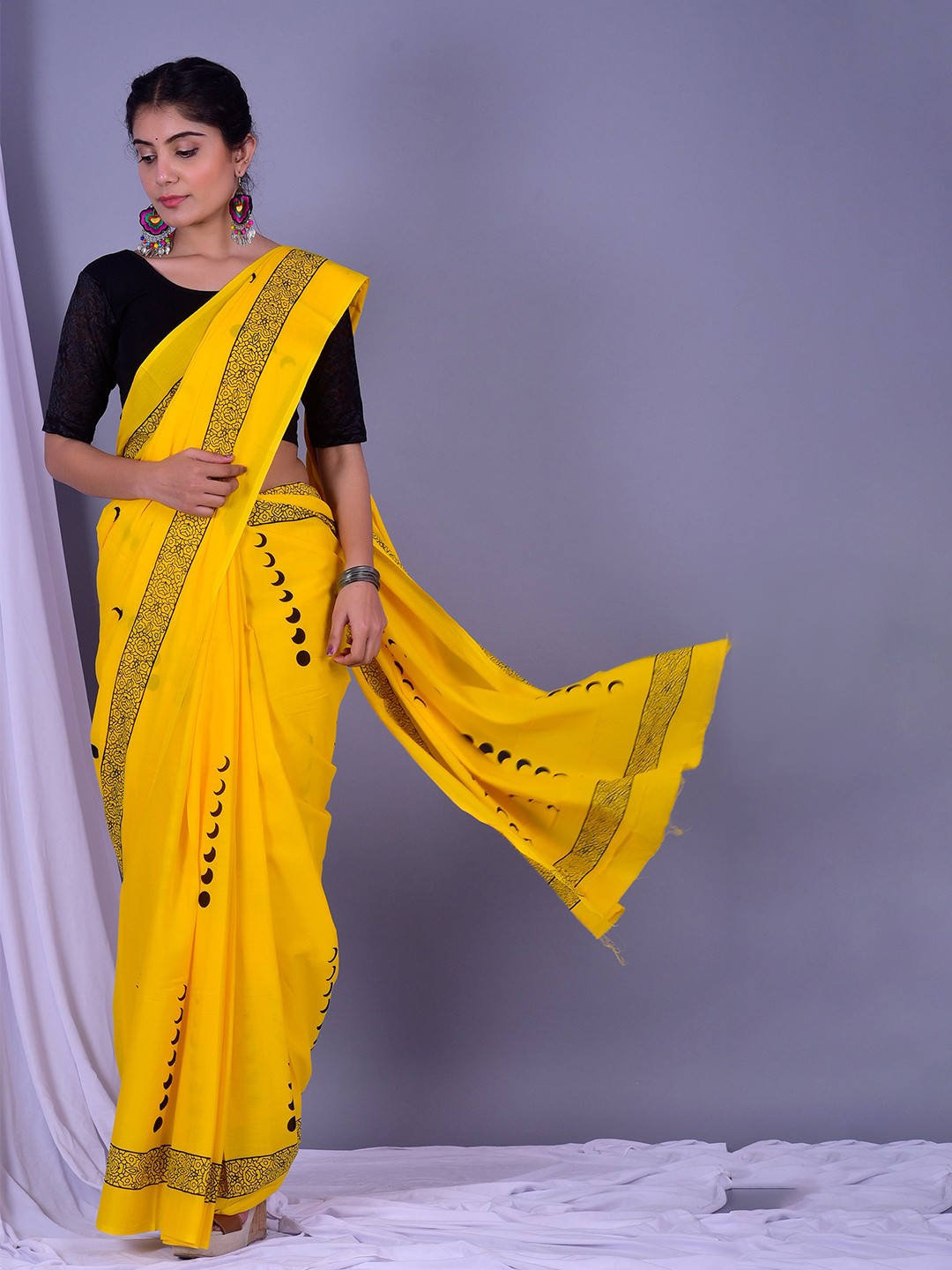 

NIKHILAM Ethnic Motifs Pure Cotton Bagru Saree, Yellow