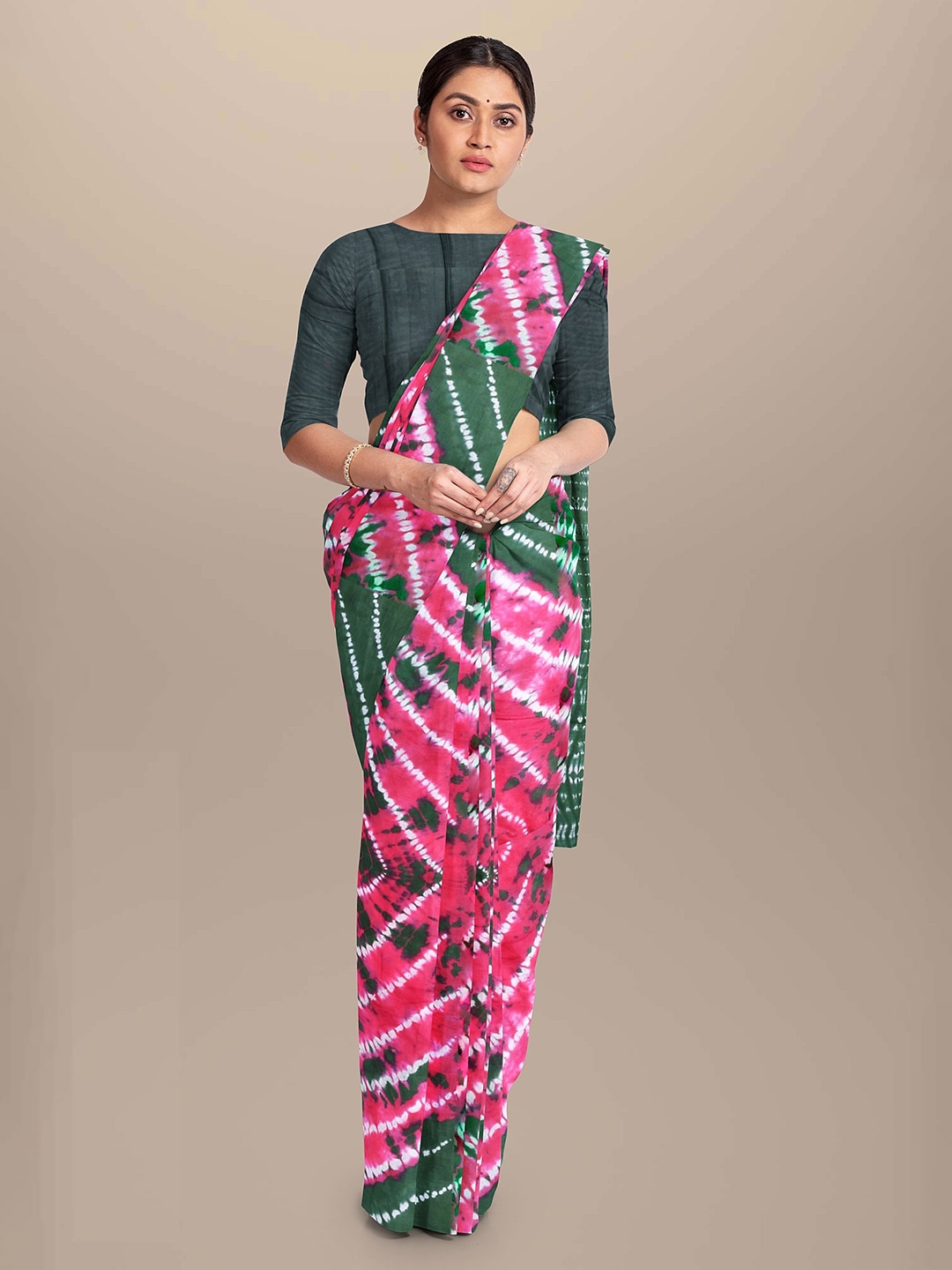 

NIKHILAM Leheriya Printed Mulmul Cotton Bagru Saree, Pink