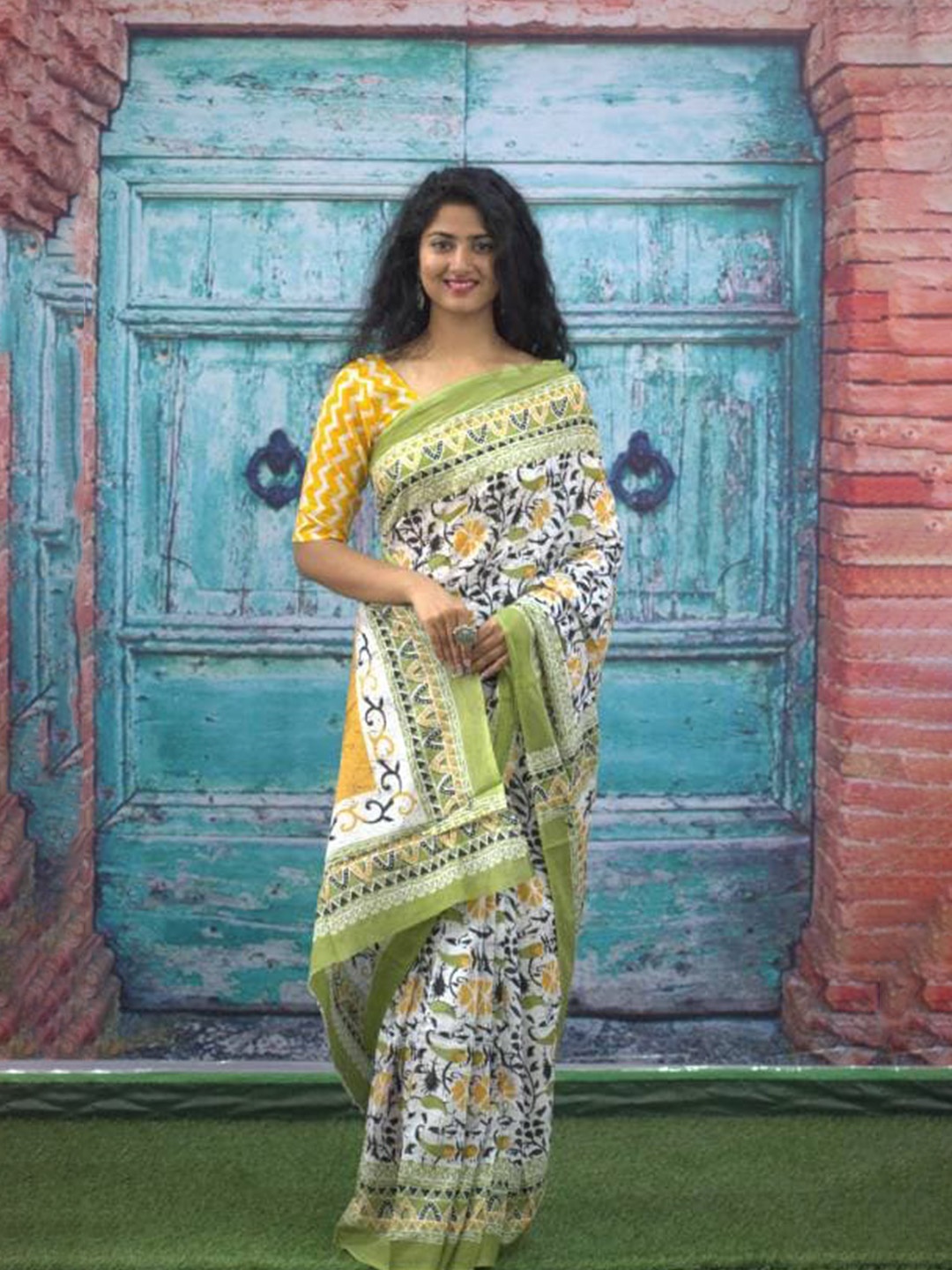 

NIKHILAM Floral Printed Mulmul Cotton Block, Green