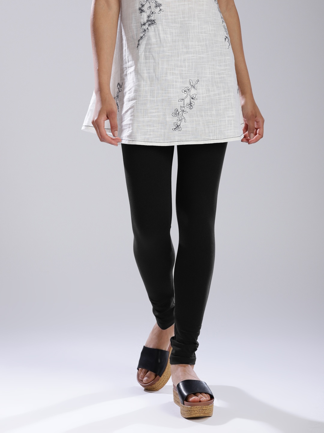 

W Women Black Churidar Leggings