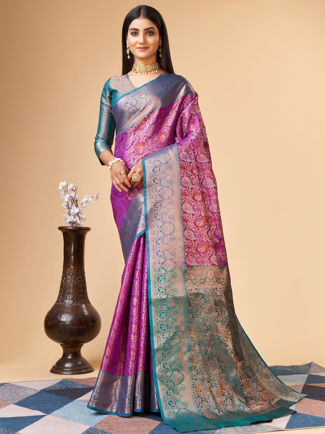 

Fospy Woven Design Zari Pure Silk Banarasi Saree, Burgundy