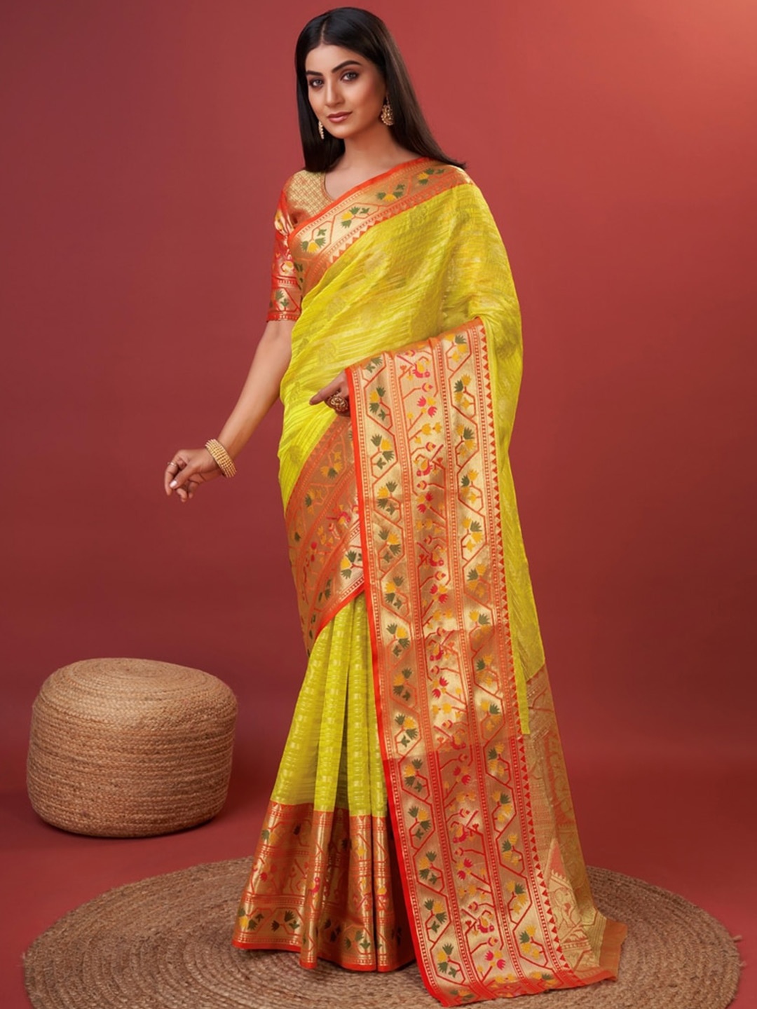 

Fospy Woven Design Zari Pure Silk Banarasi Saree, Yellow
