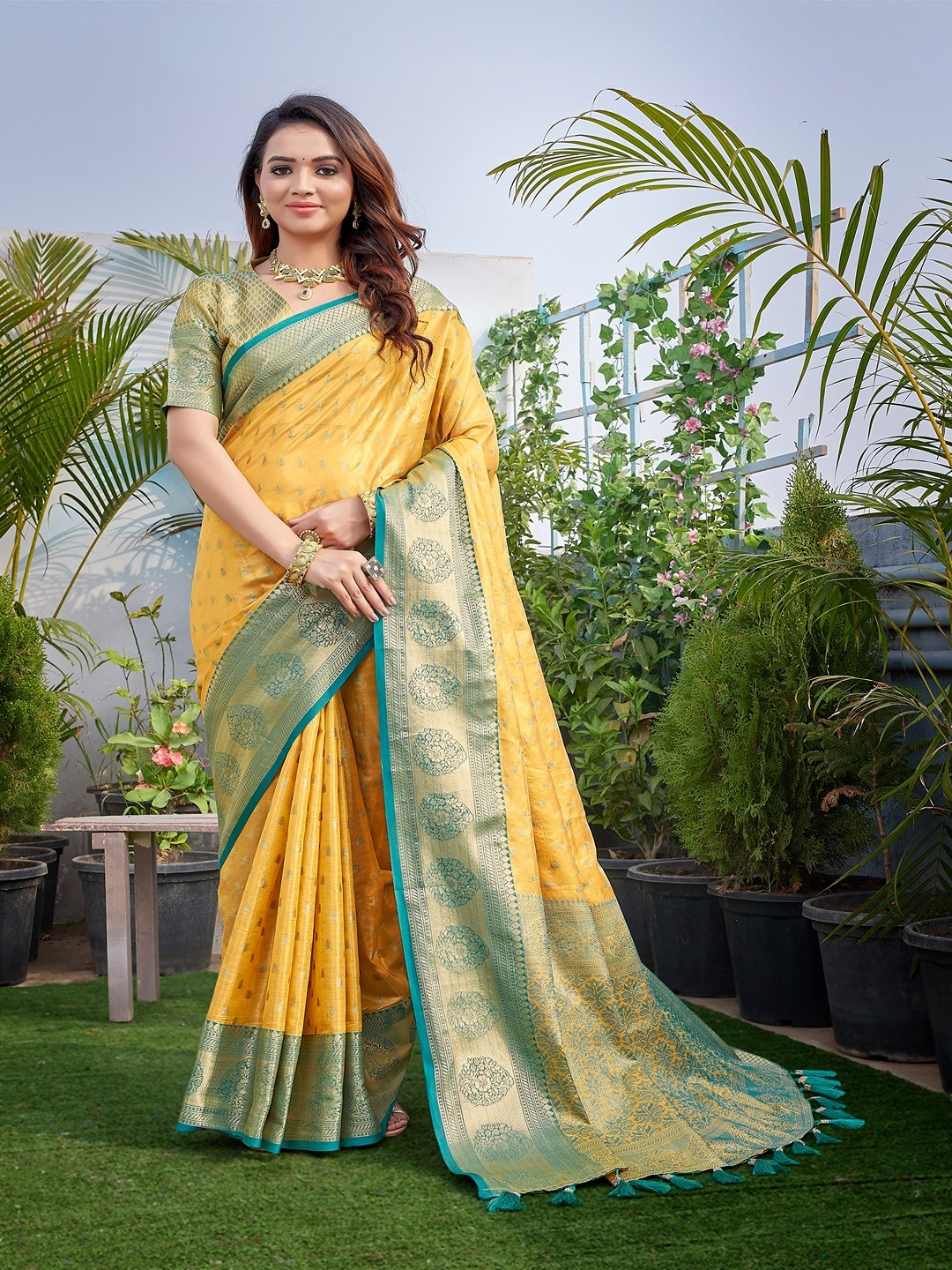 

Vilochan Ethnic Motifs Woven Design Zari Pure Silk Banarasi Saree, Yellow