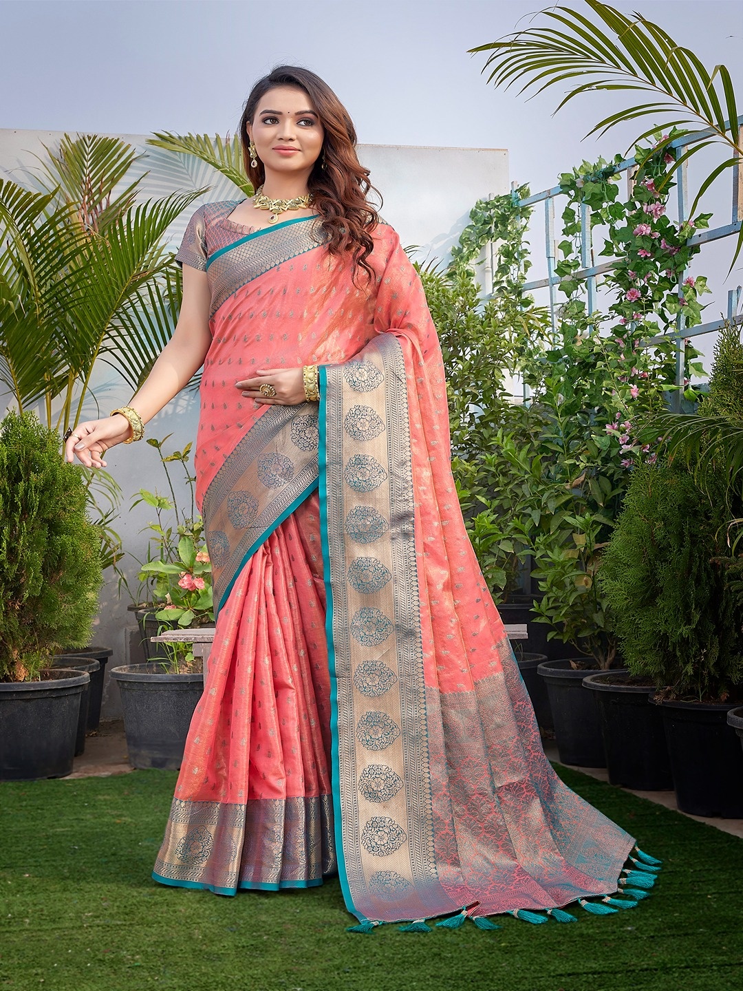 

Vilochan Ethnic Motifs Woven Design Zari Pure Silk Banarasi Saree, Pink