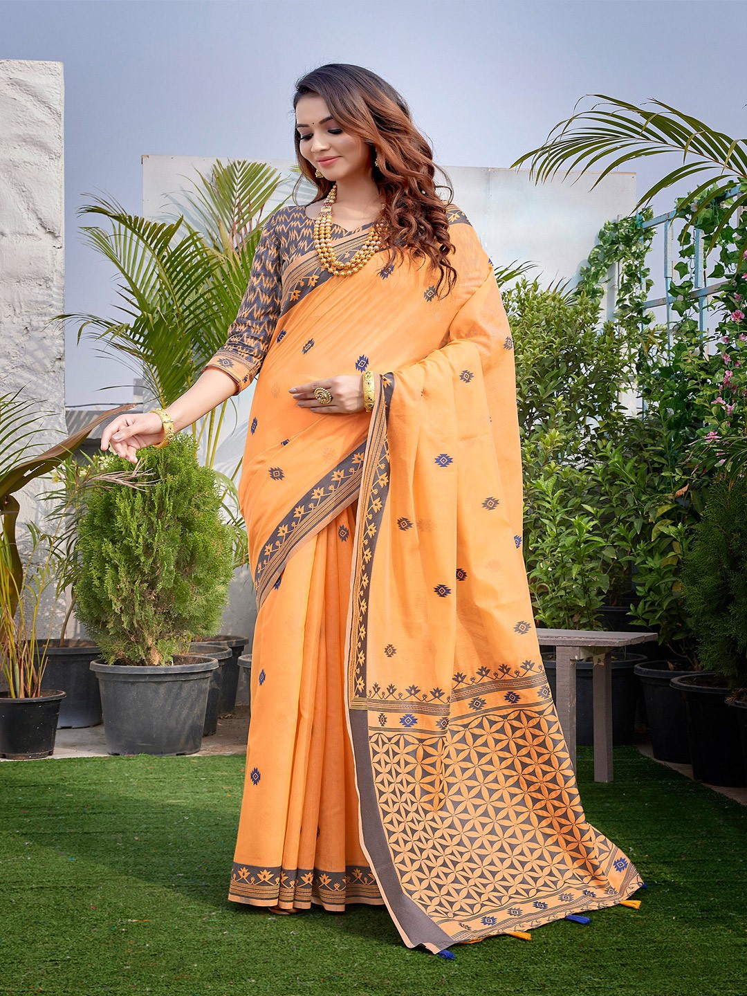 

Vilochan Ethnic Motifs Woven Design Zari Pure Silk Banarasi Saree, Orange