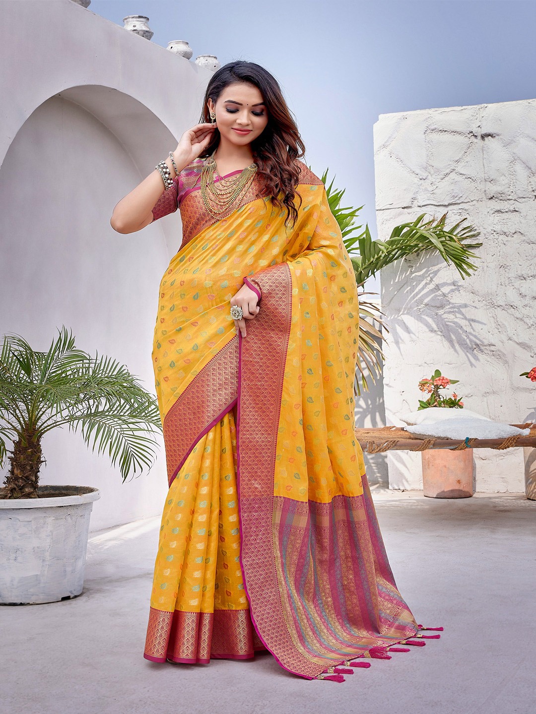 

Vilochan Floral Woven Design Zari Pure Silk Banarasi Saree, Yellow