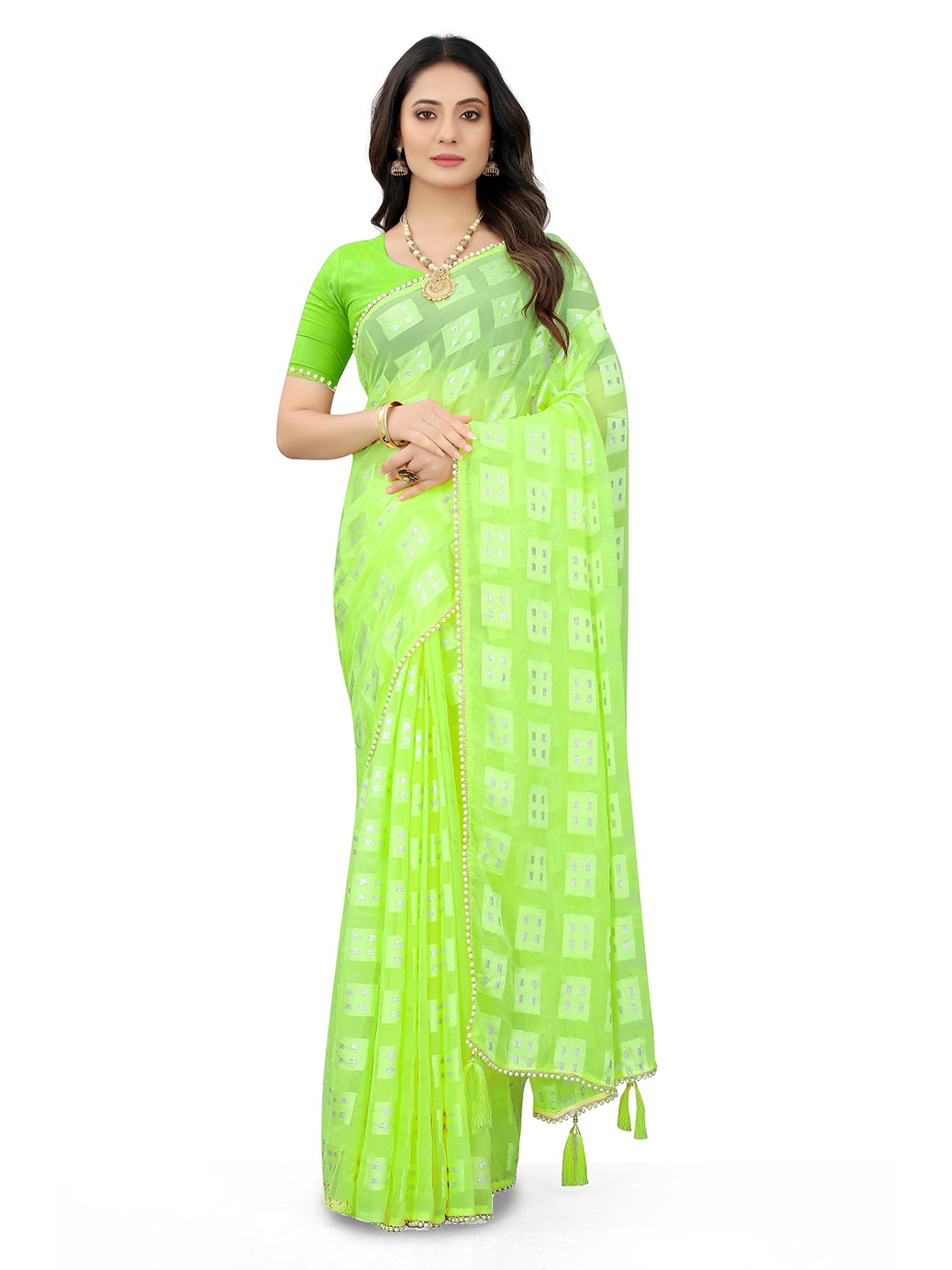 

AVIMOZ Geometric Woven Design Mirror Work Pure Silk Saree, Green