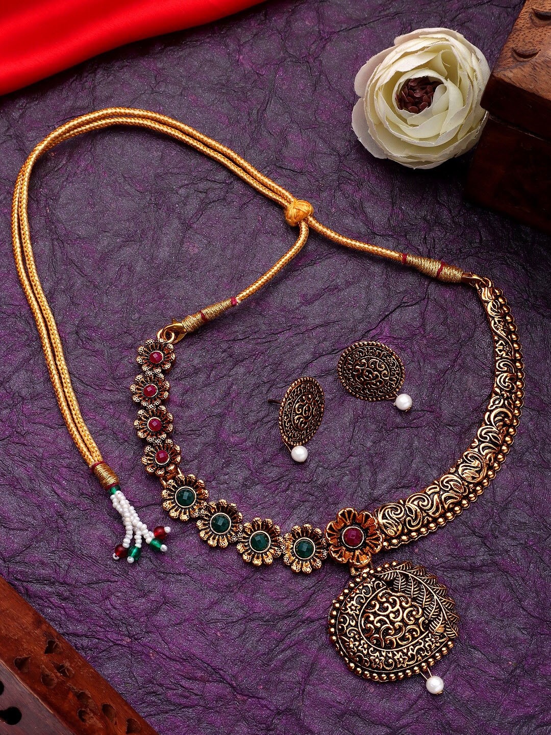 

AARSHVI Gold-Plated Stone-Studded & Beaded Jewellery Set