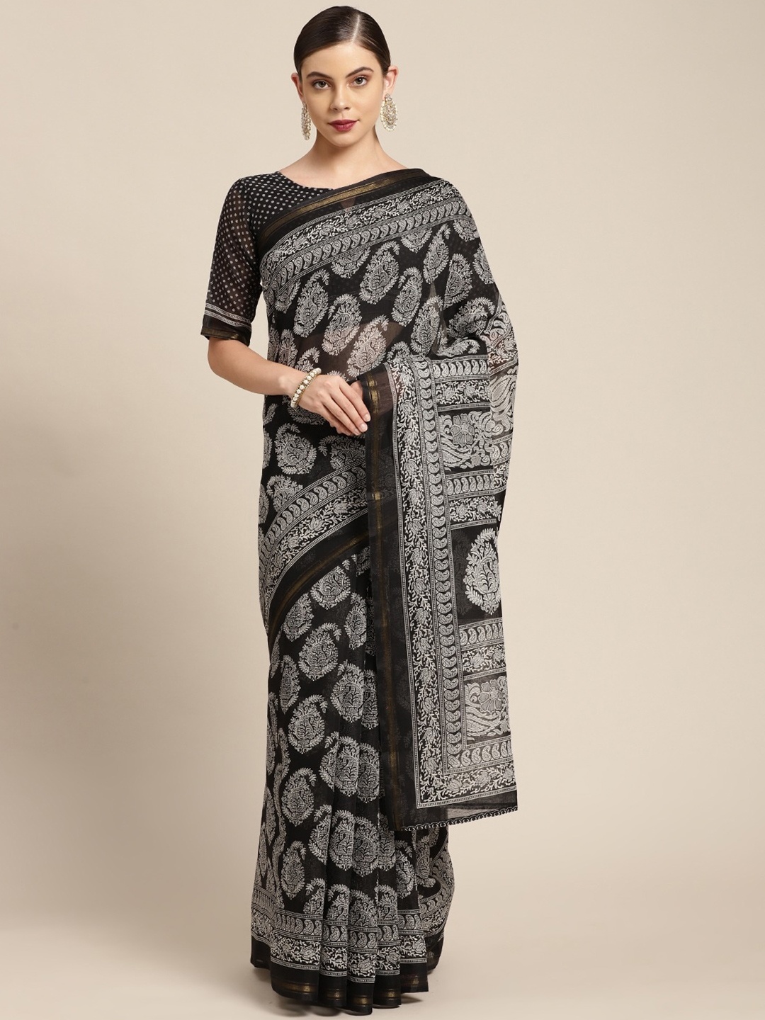 

HRITIKA Black and White Paisley Block print Saree