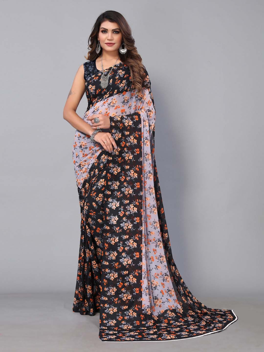 

HRITIKA Floral Printed Saree, Black
