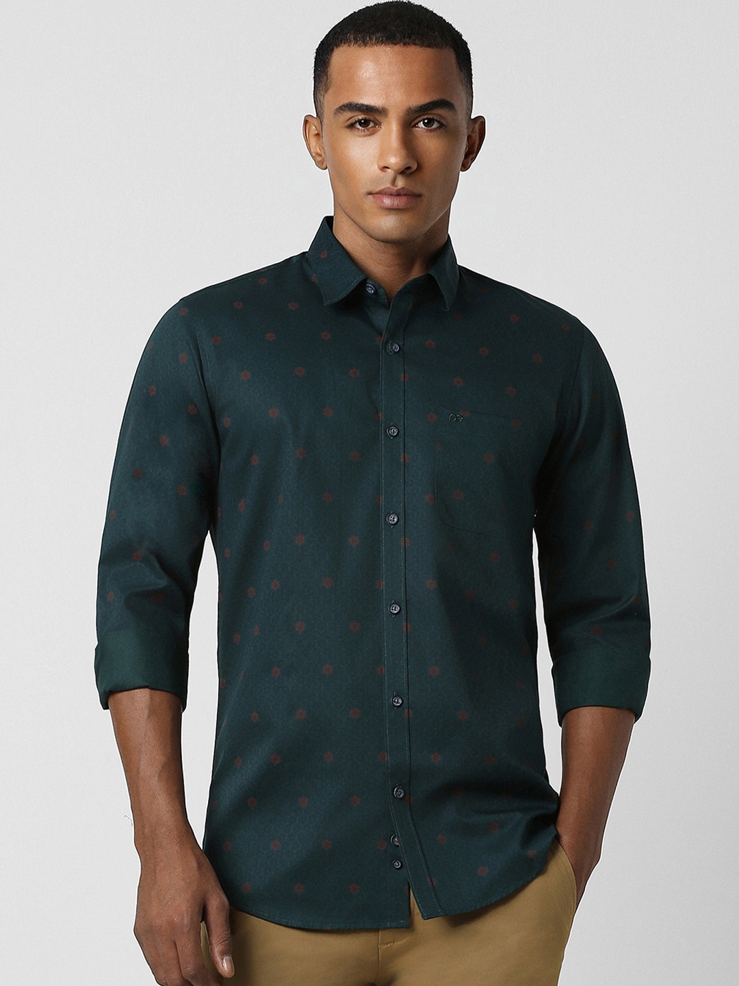 

Peter England Casuals Men Slim Fit Opaque Printed Casual Shirt, Green