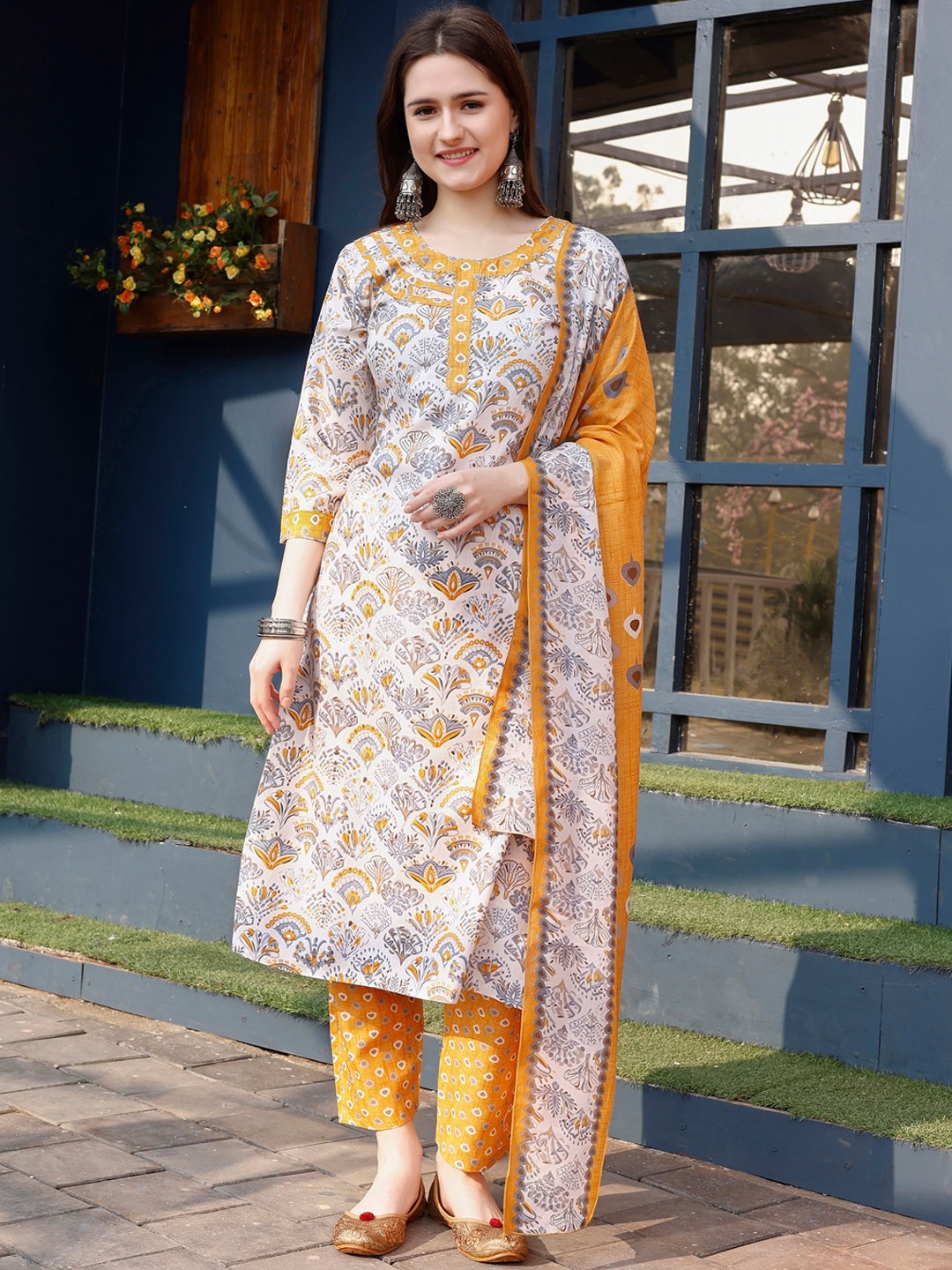

KALINI Ethnic Motifs Printed Gotta Patti Kurta & Trousers With Dupatta, Mustard