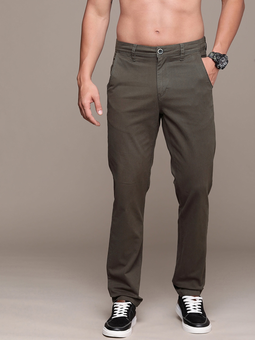 

Roadster Men Slim Fit Trousers, Olive