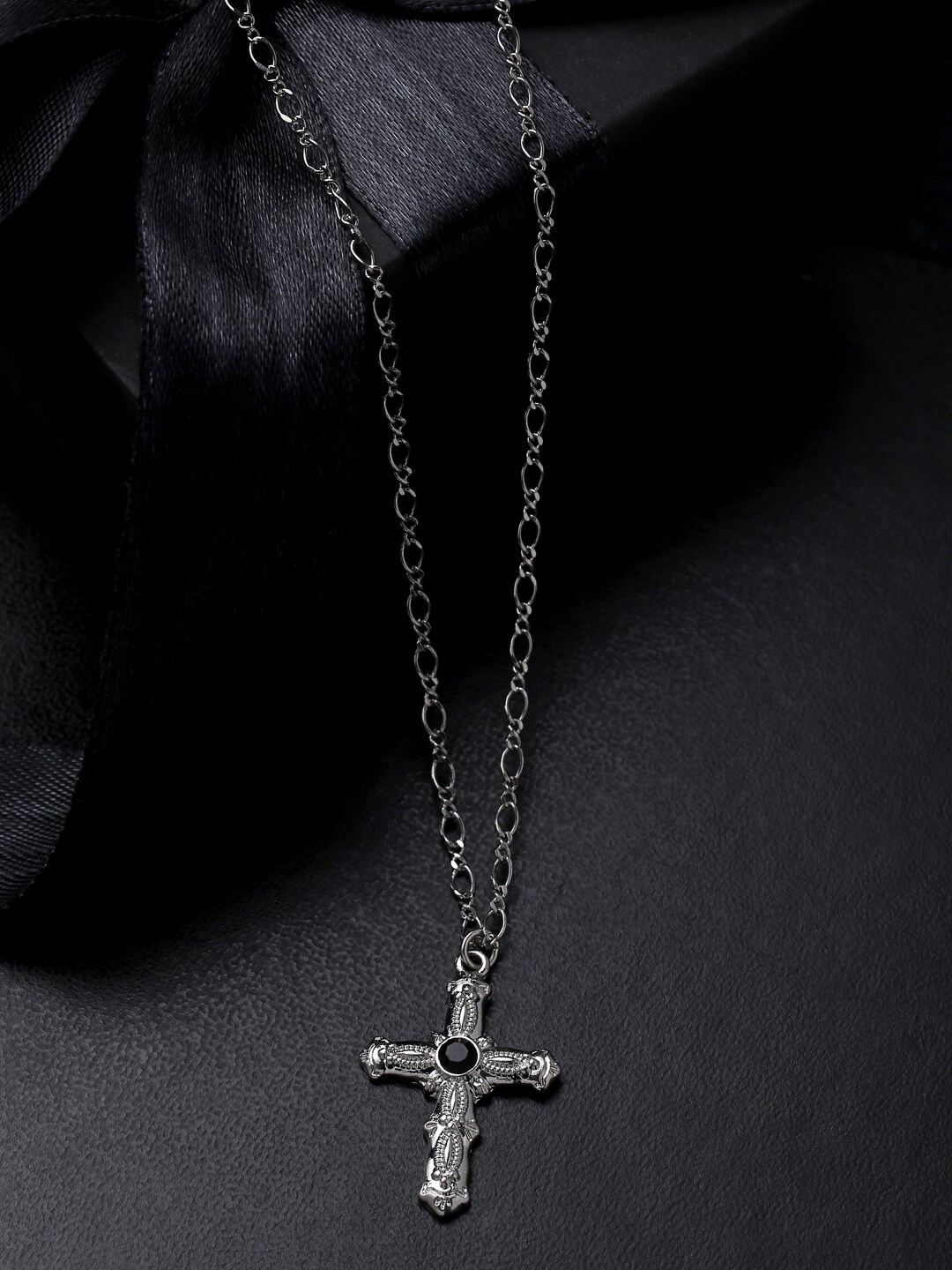 

VIRAASI Silver-Plated Jesus Cross Pendant With Chain