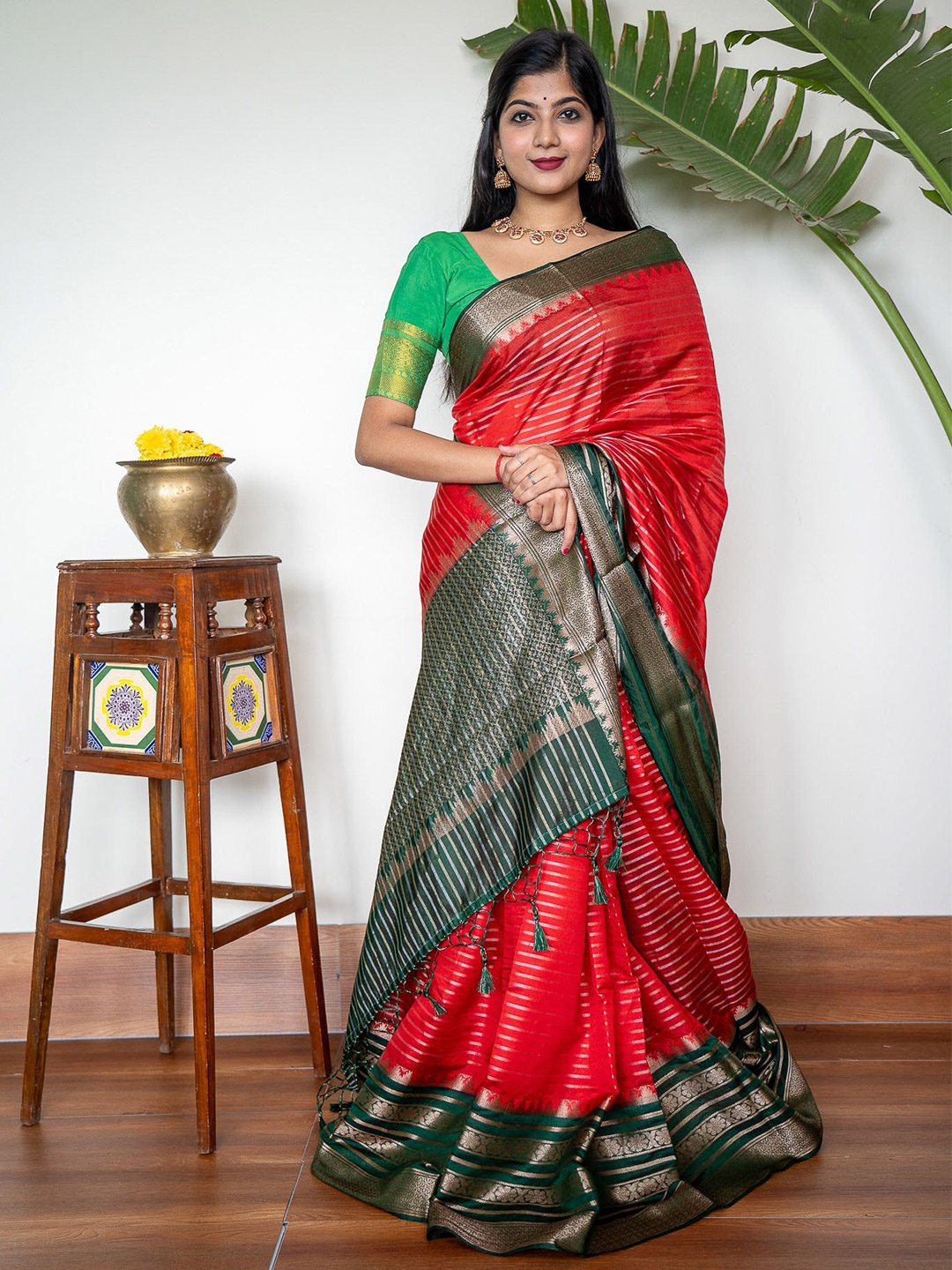 

Nerige Story Woven Design Striped Zari Saree, Red