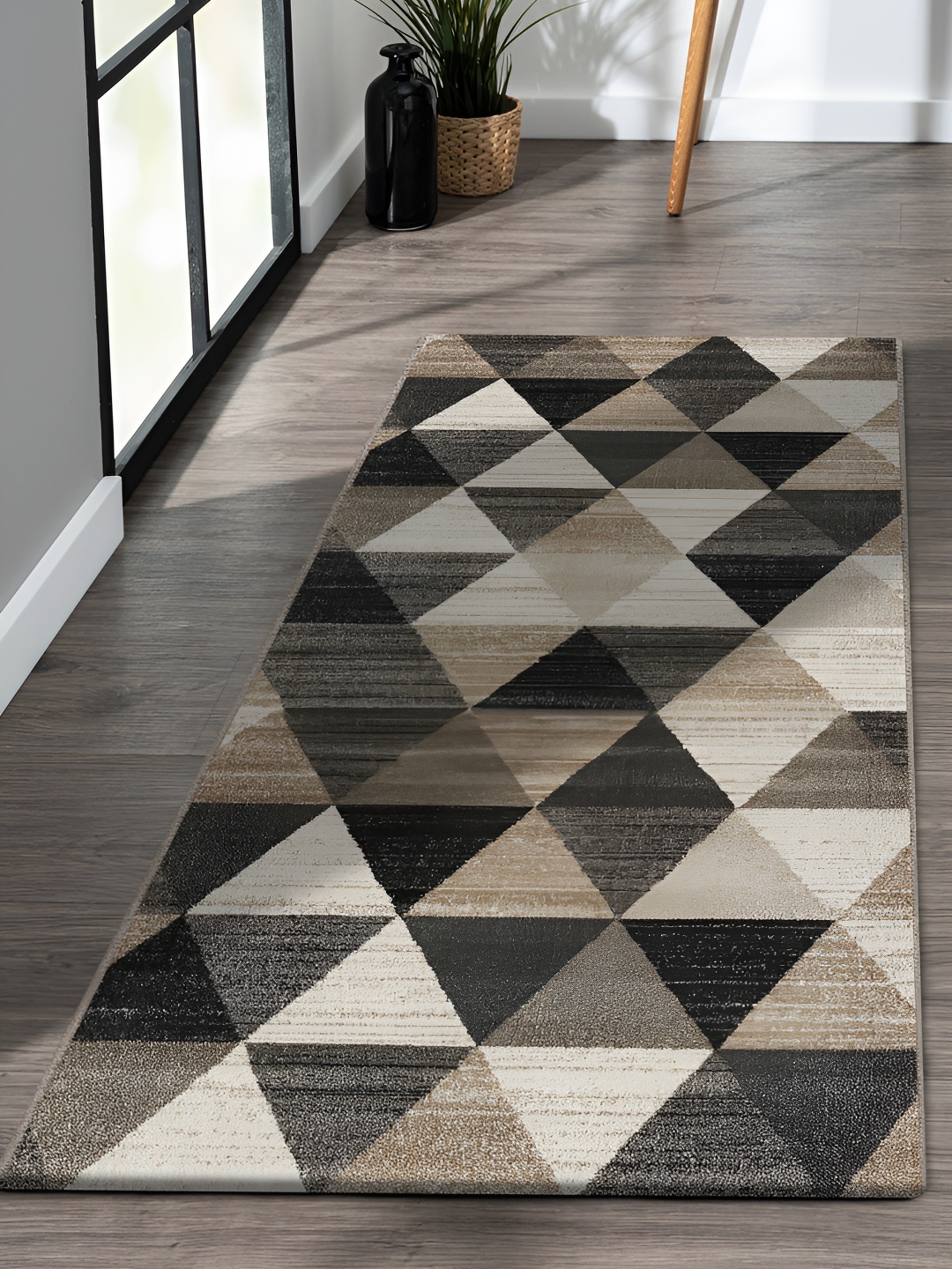 

OBSESSIONS Charcoal & Beige Geometric Printed Anti Static Floor Runner