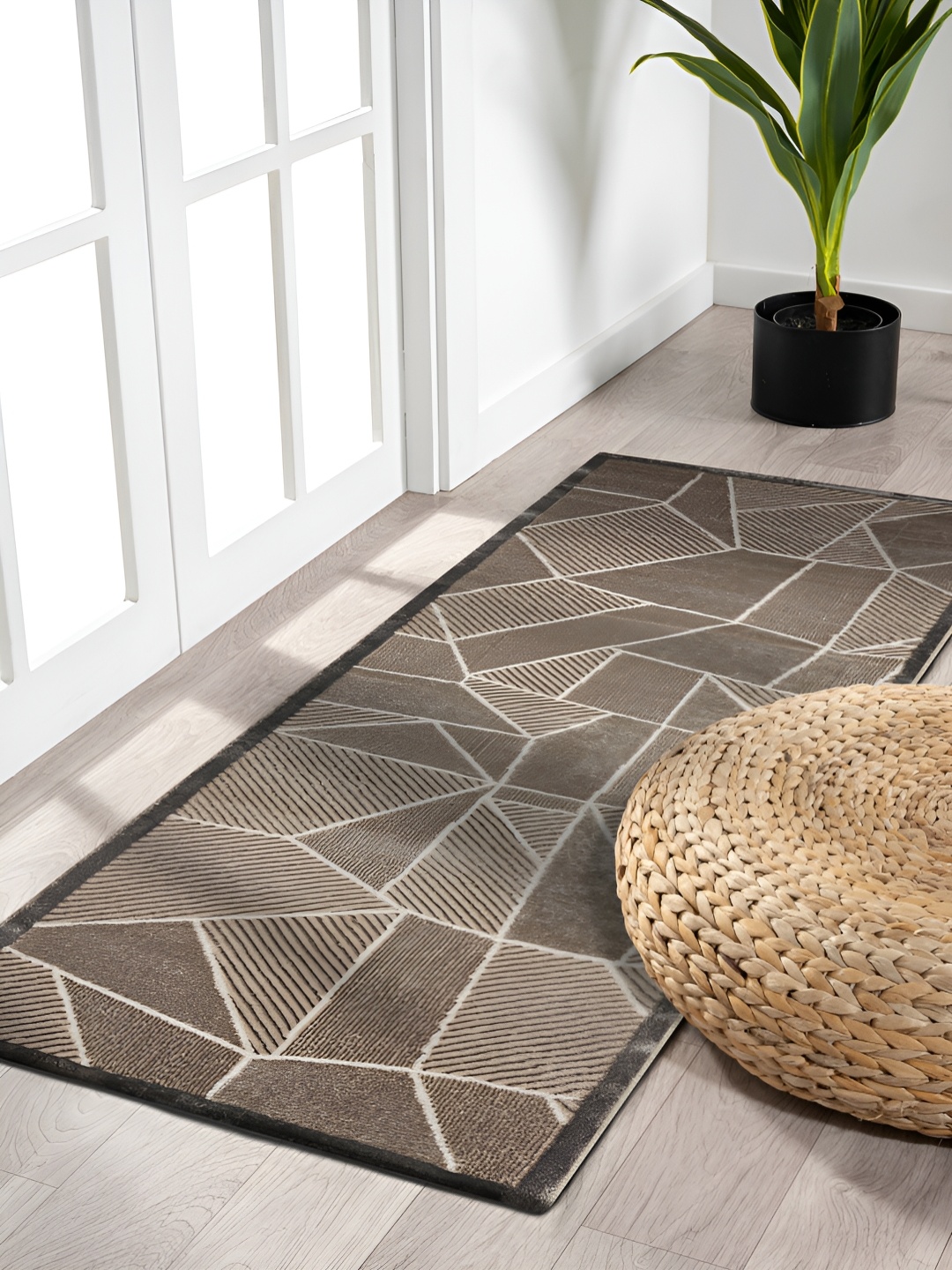 

OBSESSIONS Beige & Grey Geometric-Printed Anti-Static Floor Runner