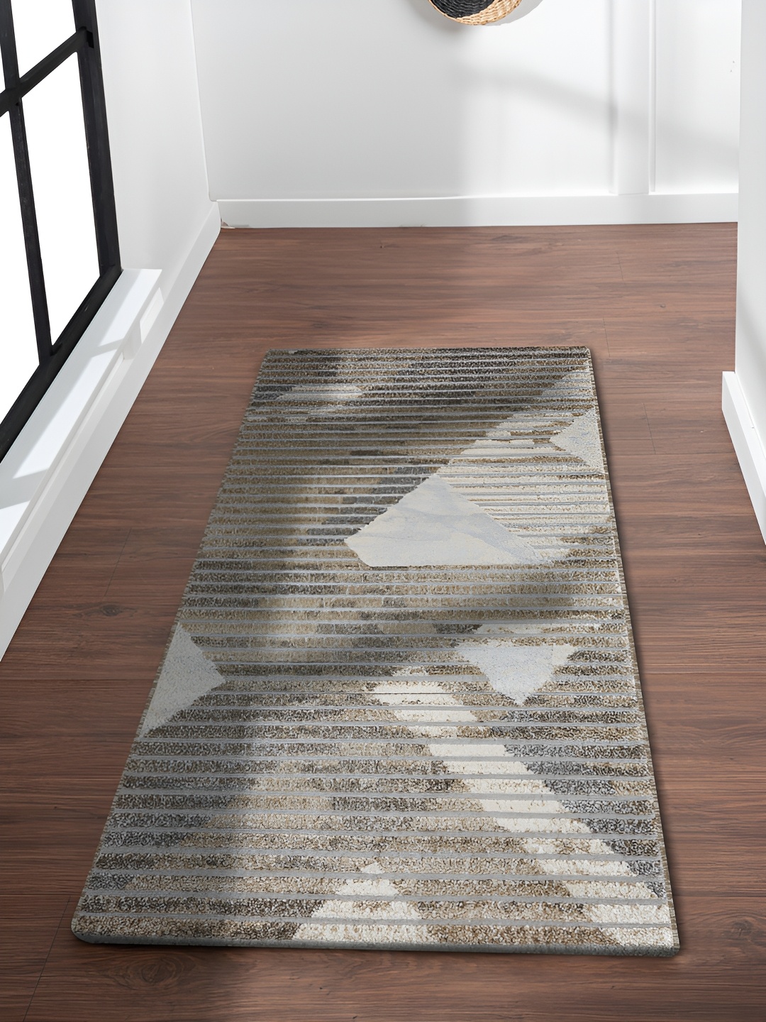 

OBSESSIONS Beige & Grey Geometric-Printed Anti-Static Floor Runner