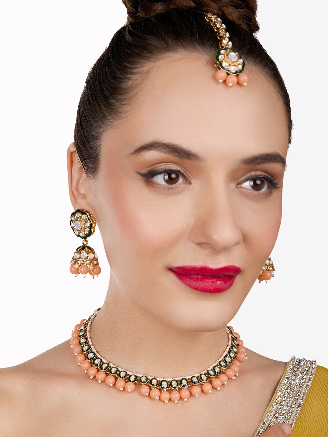 

Zaveri Pearls Gold-Plated Kundan-Studded & Beaded Jewellery Set