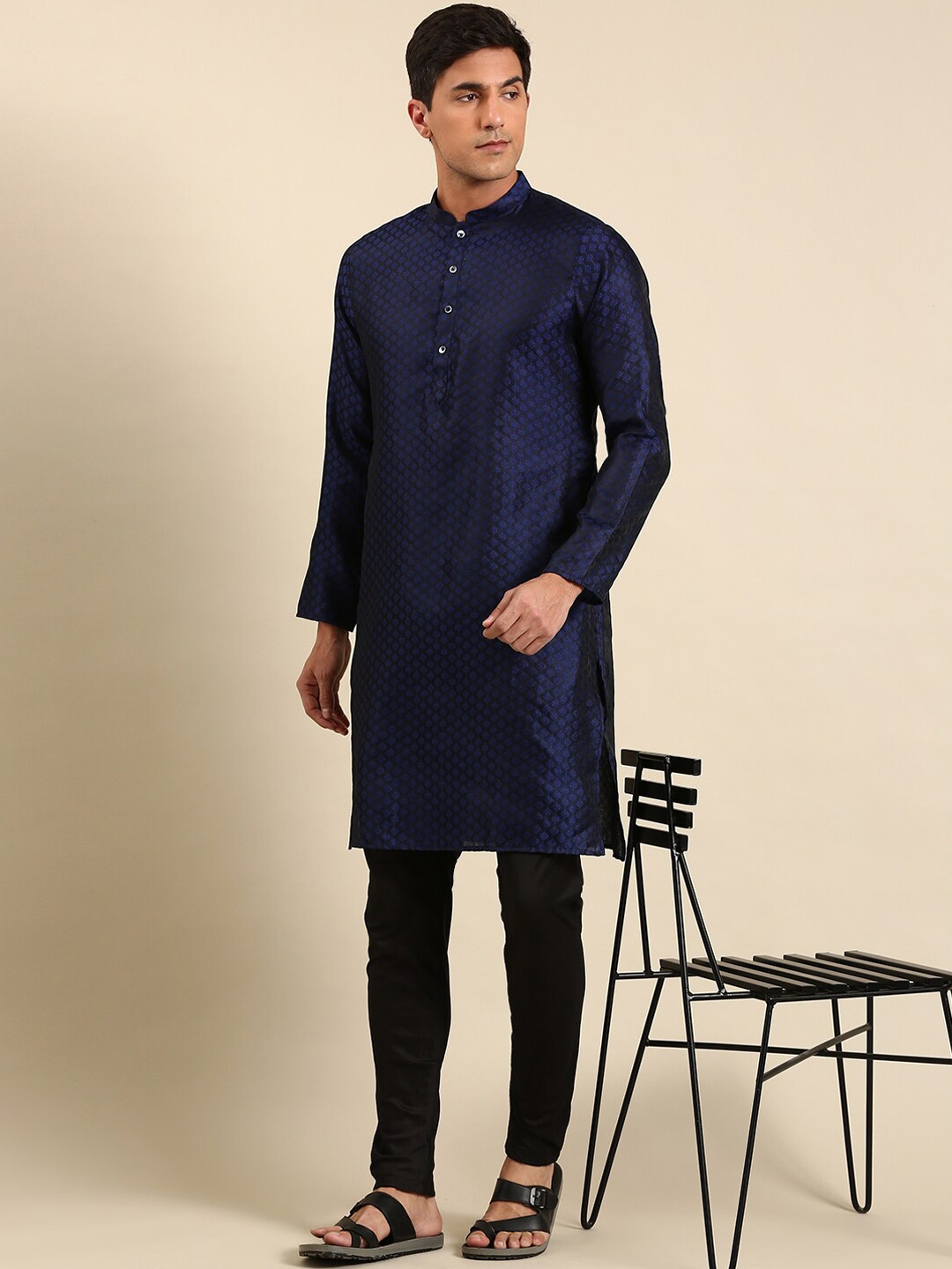 

Anouk Mandarin Collar Ethnic Motifs Embroidered Kurta, Navy blue
