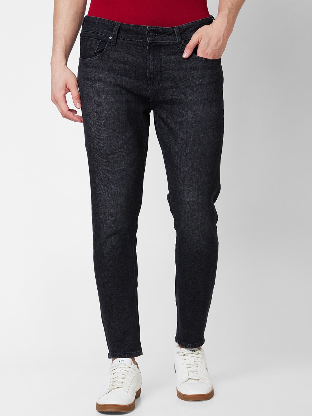 

SPYKAR Men Tapered Fit Clean Look Light Fade Cotton Jeans, Black