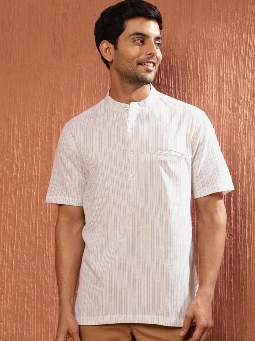 

Fabindia Slim Fit Opaque Cotton Casual Shirt, Off white