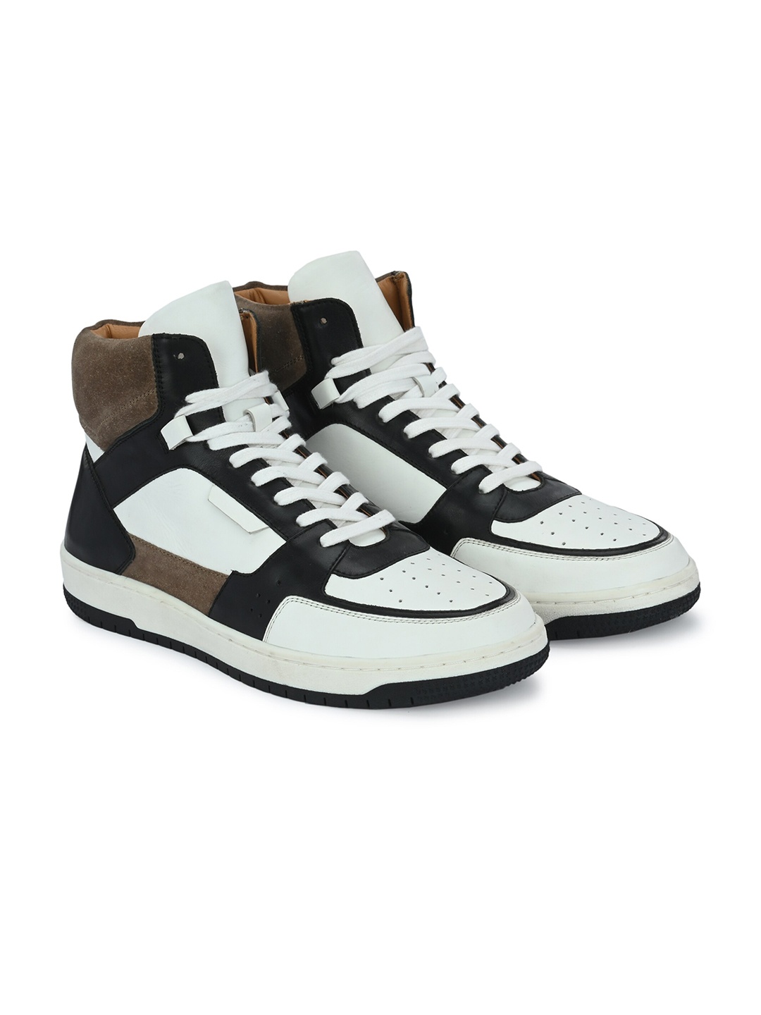 

Overdrive Men Colourblocked Lace Up Lightweight Leather Sneakers, White