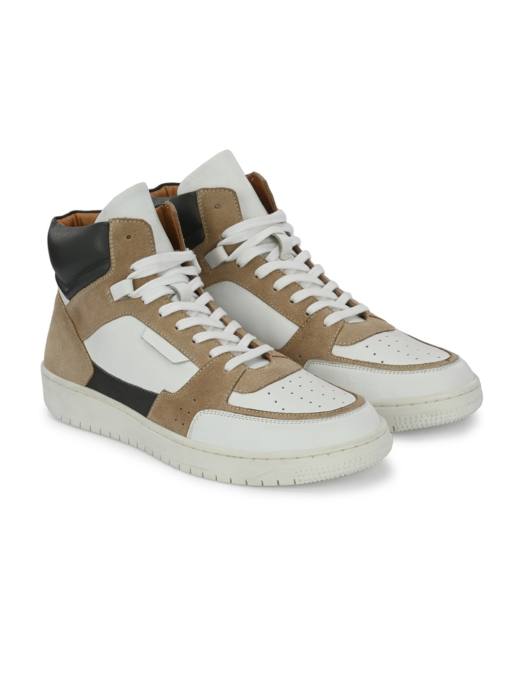 

Overdrive Men Colourblocked Lace Up Lightweight Leather Sneakers, White