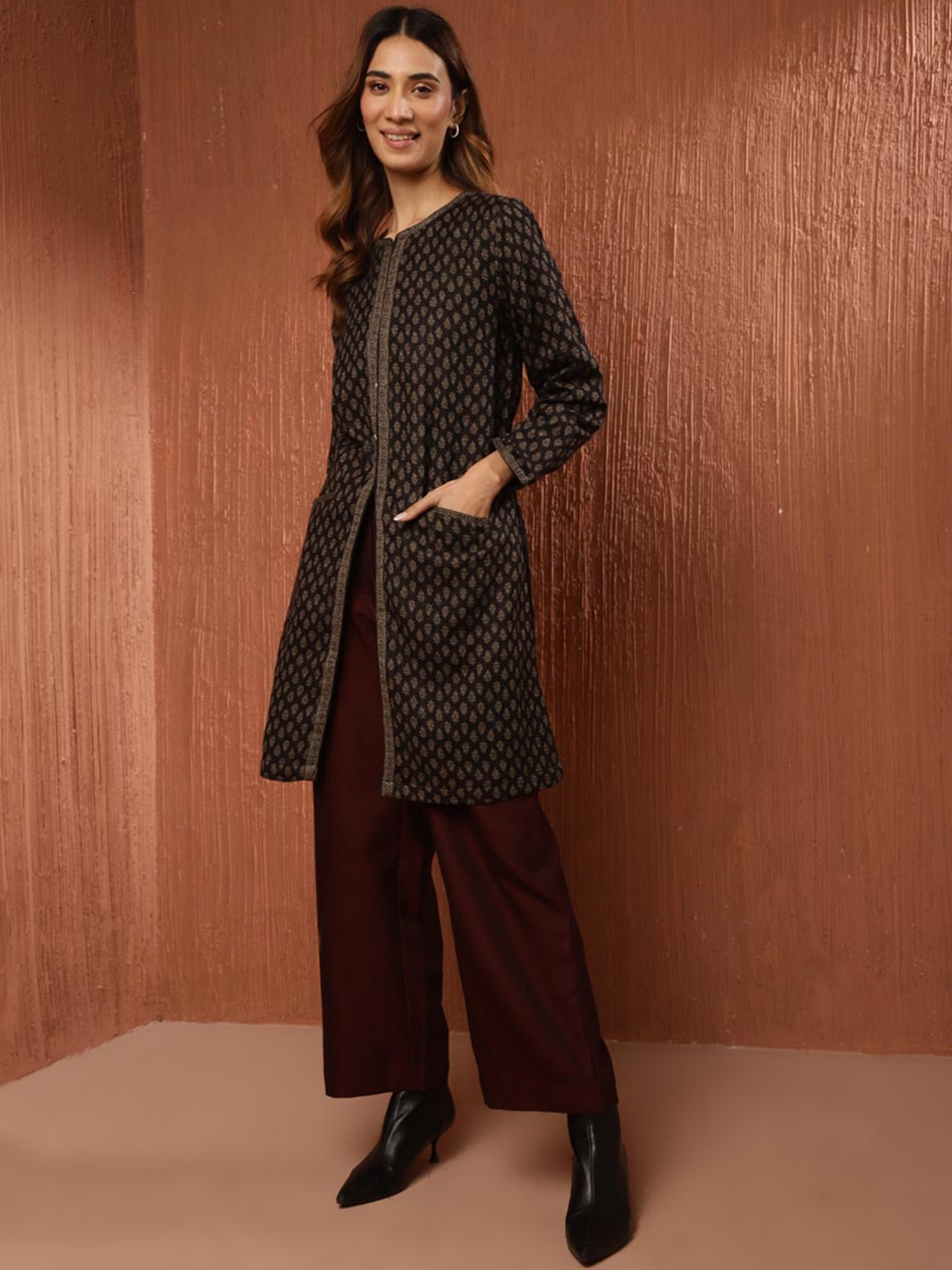 

Fabindia Women Geometric Woollen Longline Open Front Jacket, Black