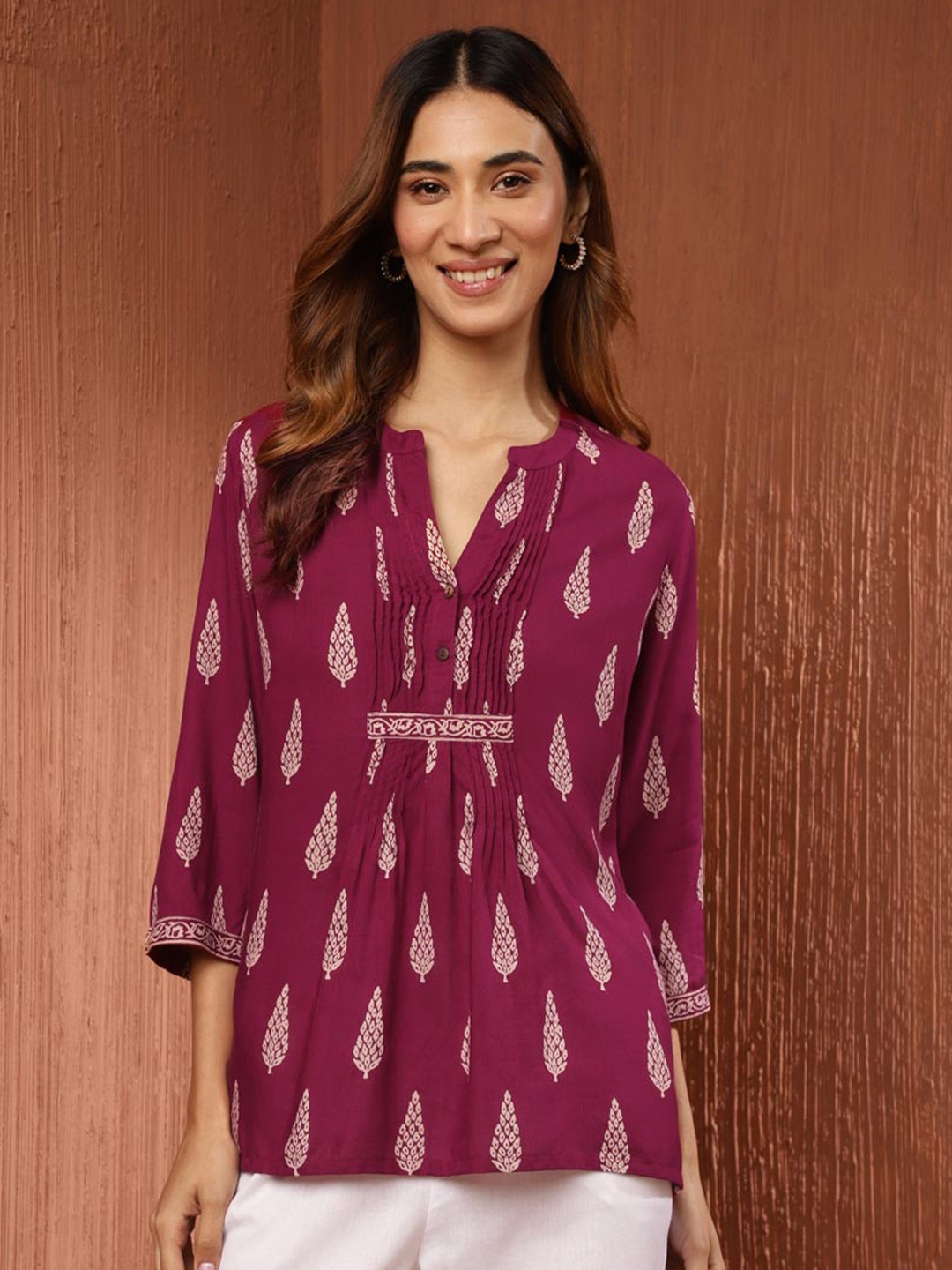 

Fabindia Ethnic Motifs Print V Neck Top, Purple