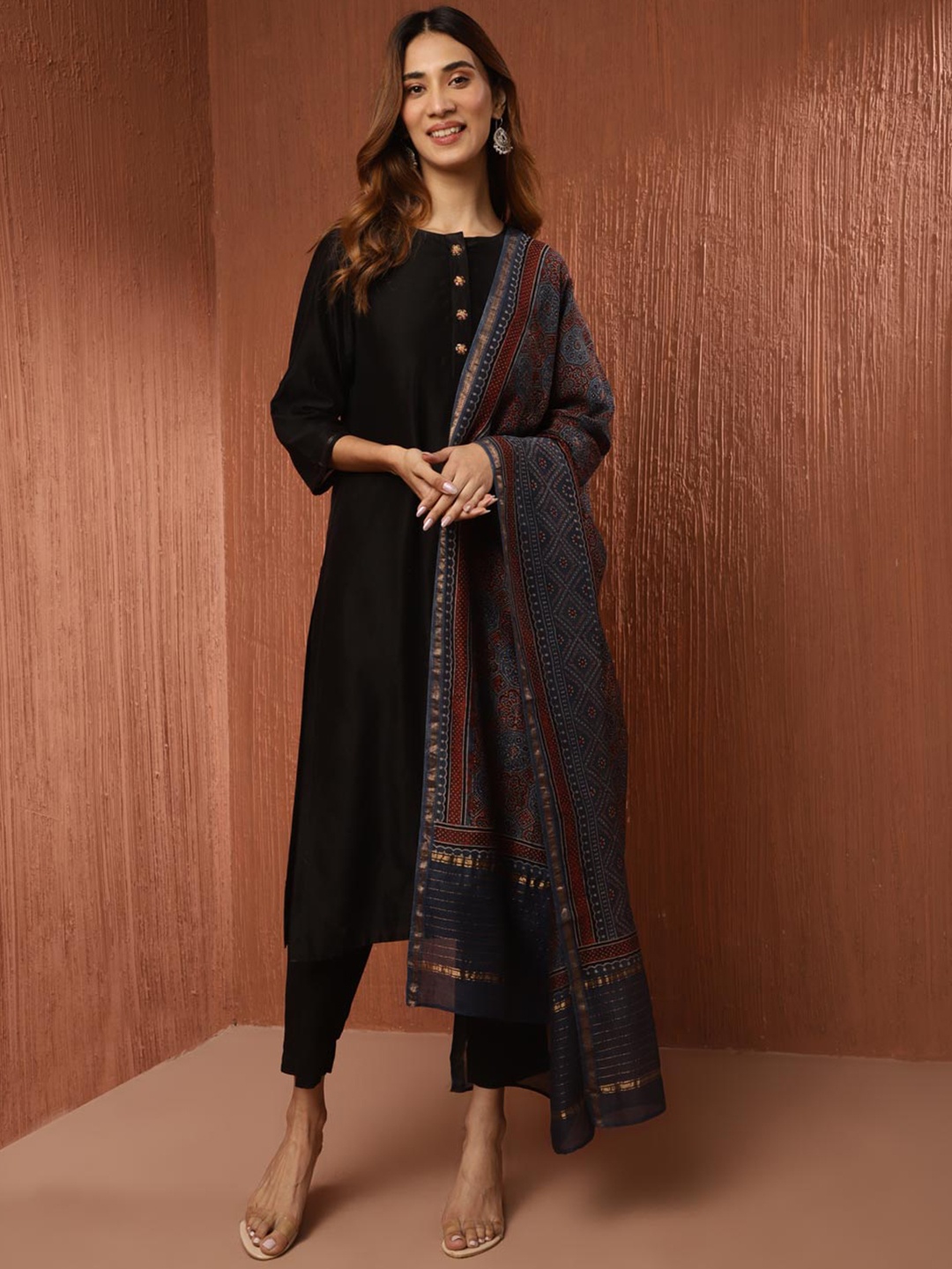 

Fabindia Ajrakh Printed Cotton Silk Dupatta, Blue