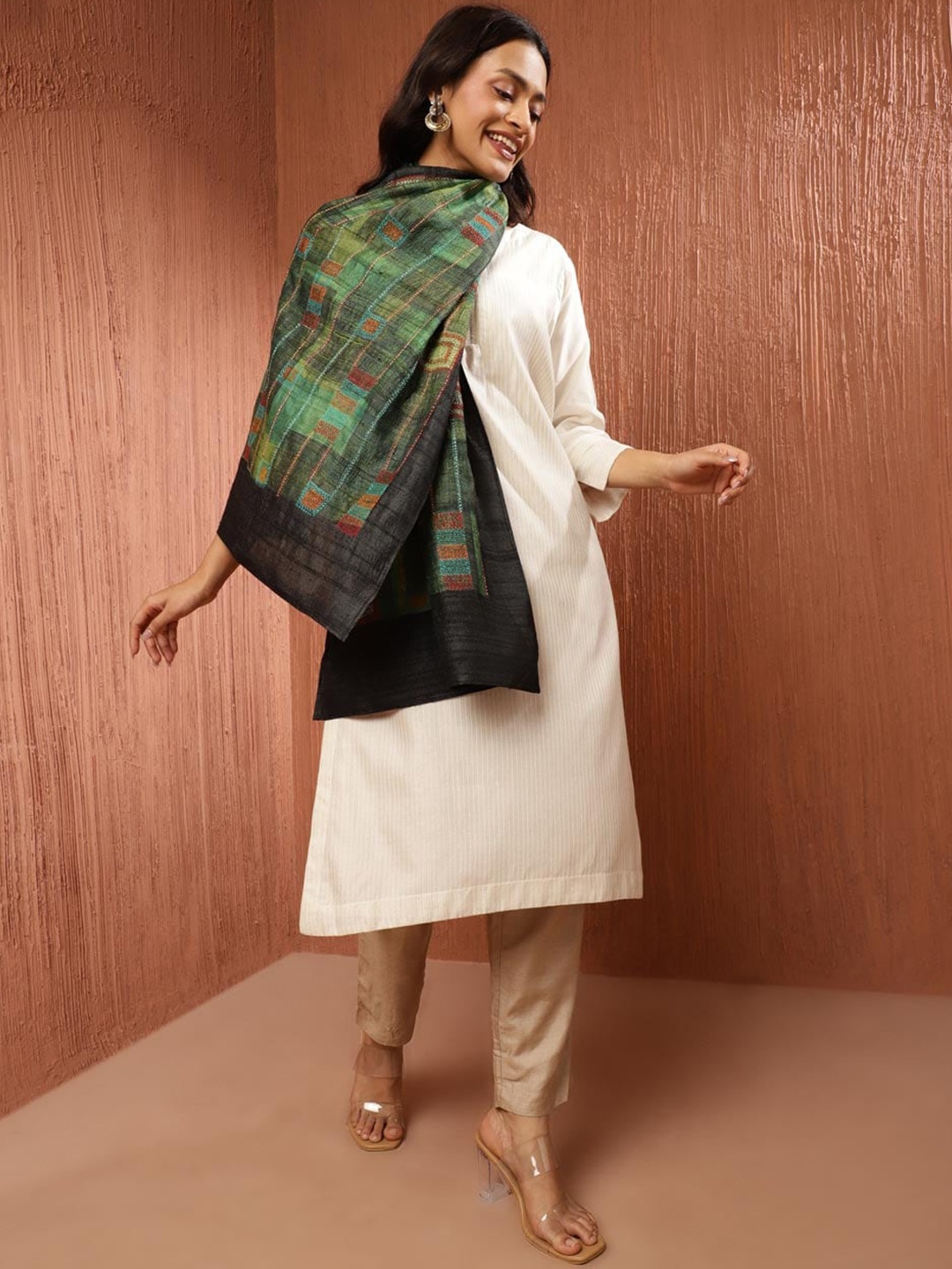 

Fabindia Geometric Embroidered Silk Stole, Green