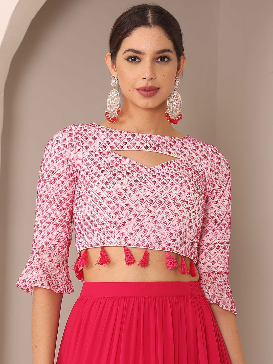 

Ethnovog Embroidered Boat Neck Saree Blouse, Off white
