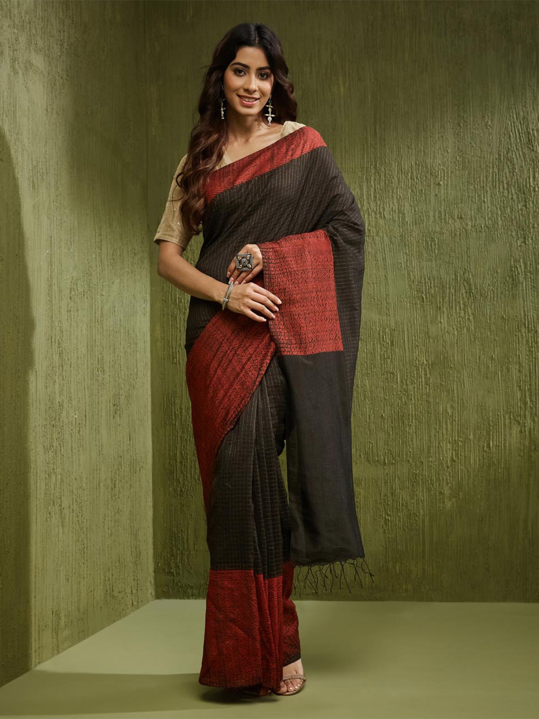 

Fabindia Checked Silk Cotton Saree, Red