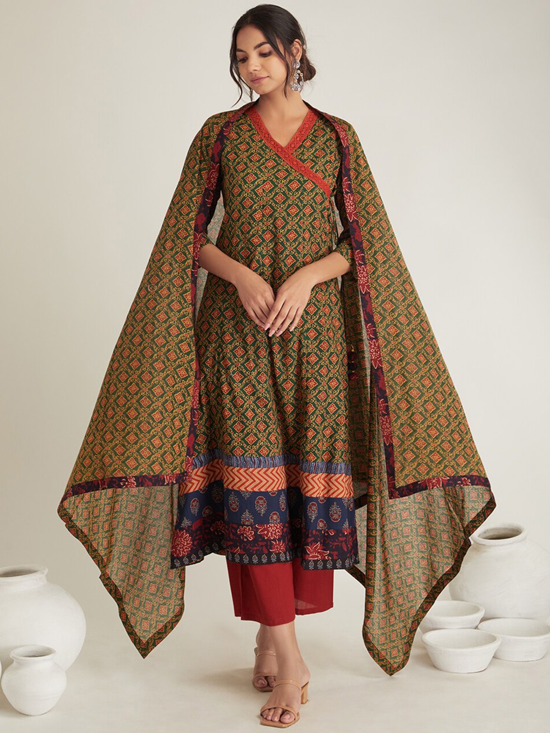 

IndigoFerry Ethnic Motifs Printed V-Neck Angrakha Pure Cotton Kurta Set, Green