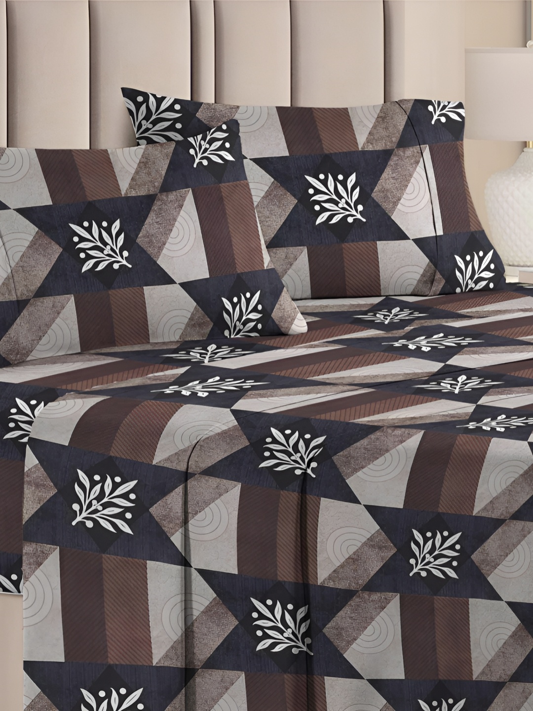 

bsb home Coffee Brown & Grey Geometric 144 TC Queen Bedsheet with 2 Pillow Covers