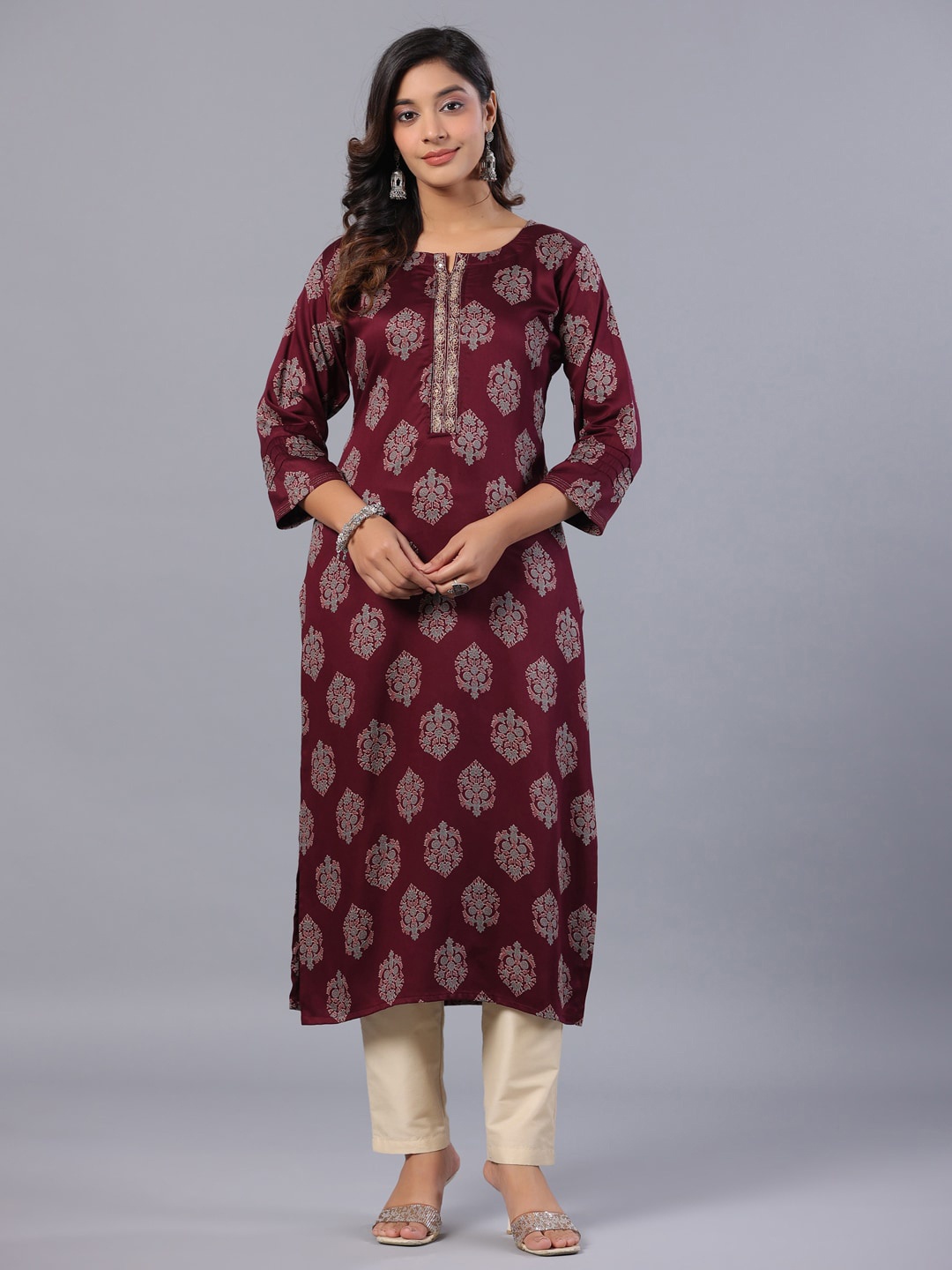 

Amchoor Ethnic Motifs Printed V-Neck Straight Kurta, Maroon