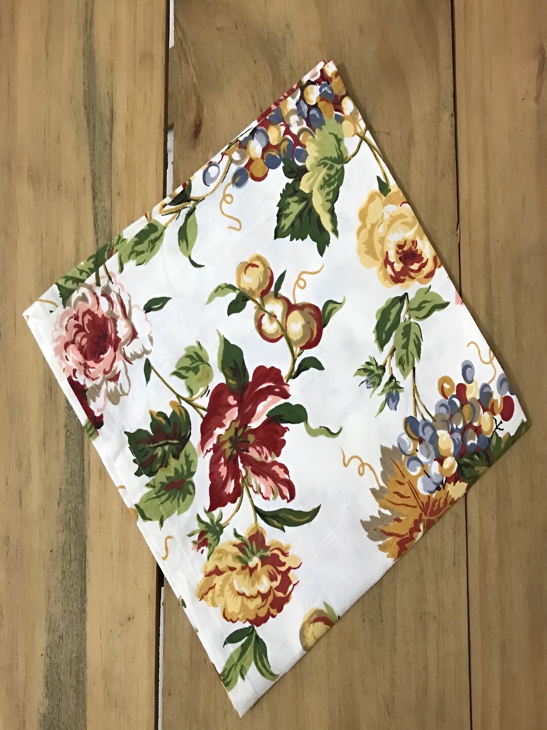 

BELLEVEN White & Green 4 Pieces Floral Printed Cotton Table Napkins