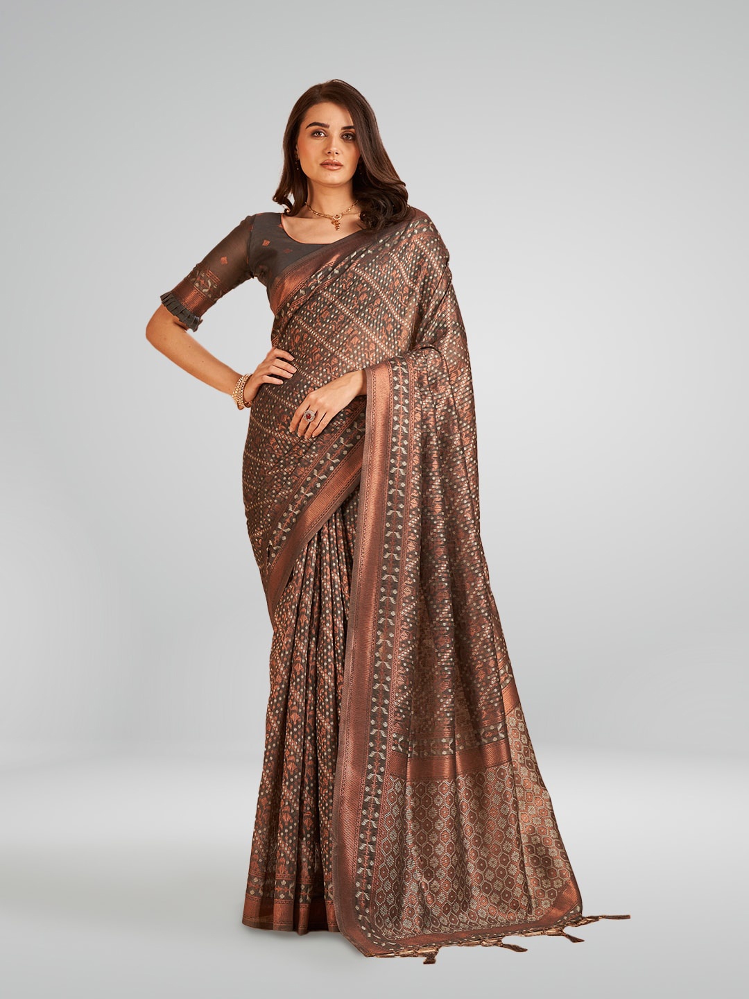 

Aura Abstract Woven Design Zari Pure Cotton Saree, Grey