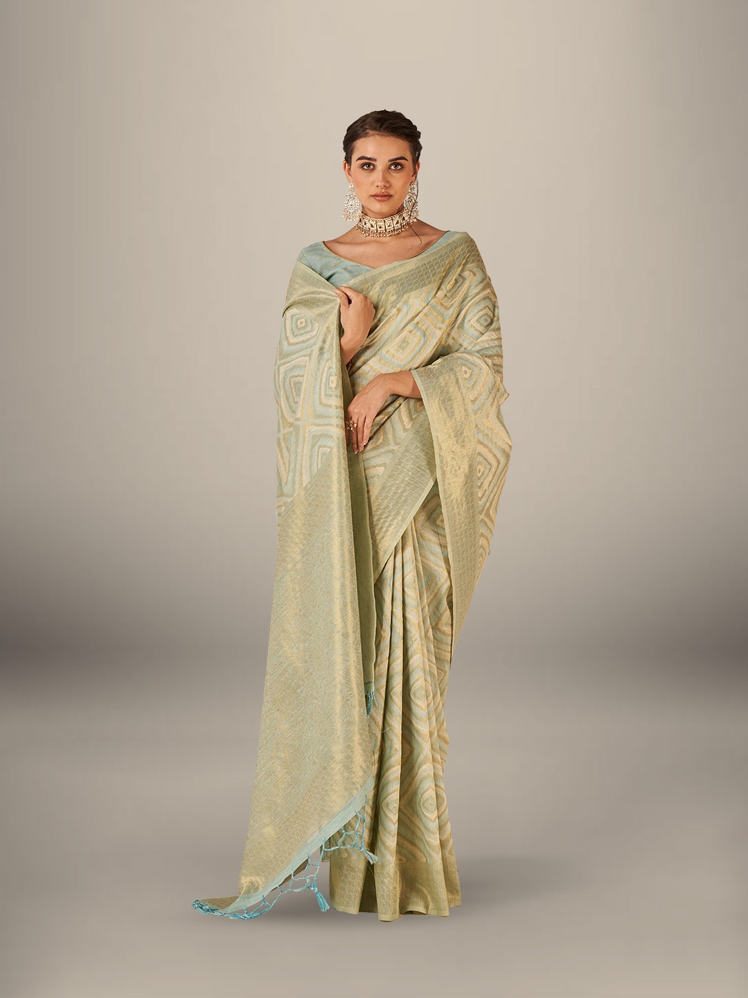 

Aura Geometric Woven Design Zari Detailed Pure Cotton Saree, Green