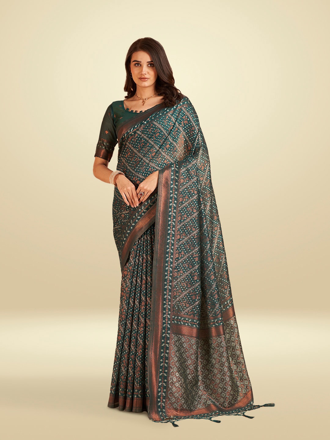 

Aura Abstract Woven Design Zari Pure Cotton Saree, Green