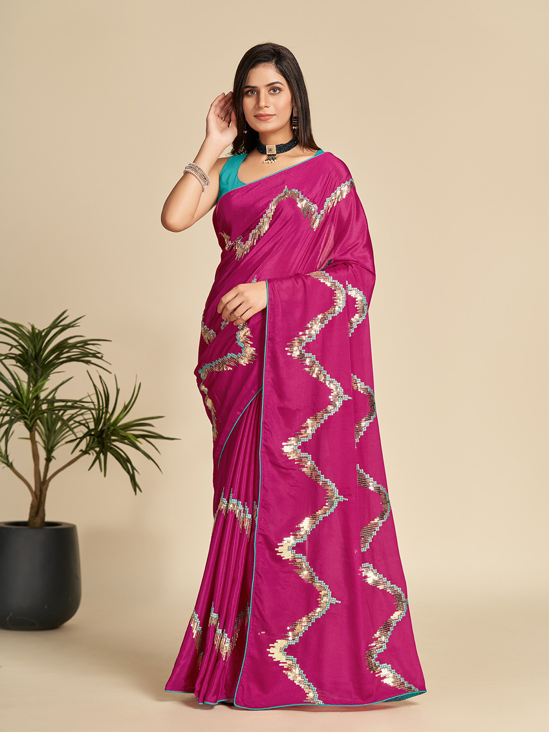 

Celeb Styles Embellished Embroidered Sequinned Saree, Pink