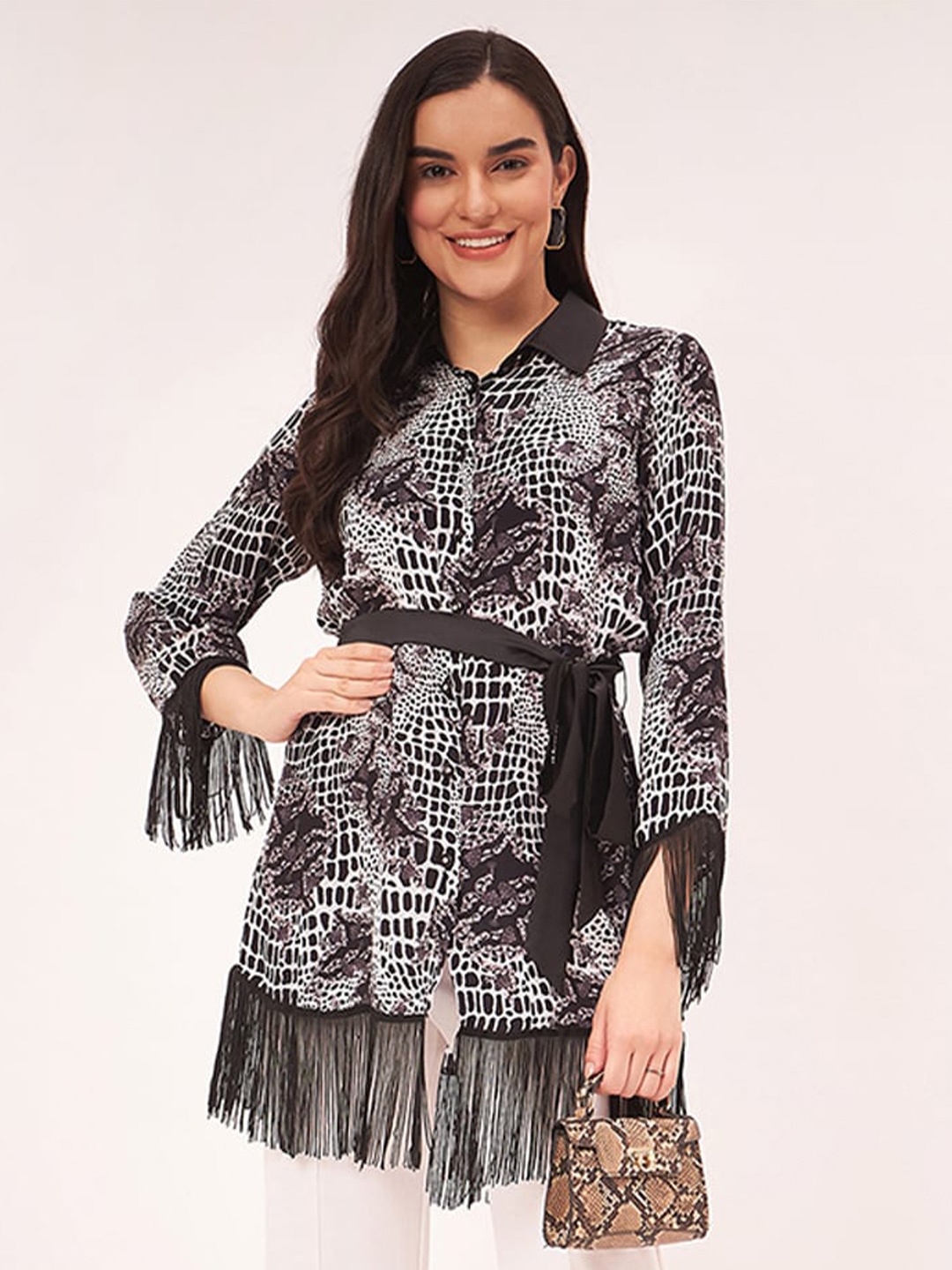 

First Resort by Ramola Bachchan Spread Collar Relaxed Floral Opaque Printed Casual Shirt, Black
