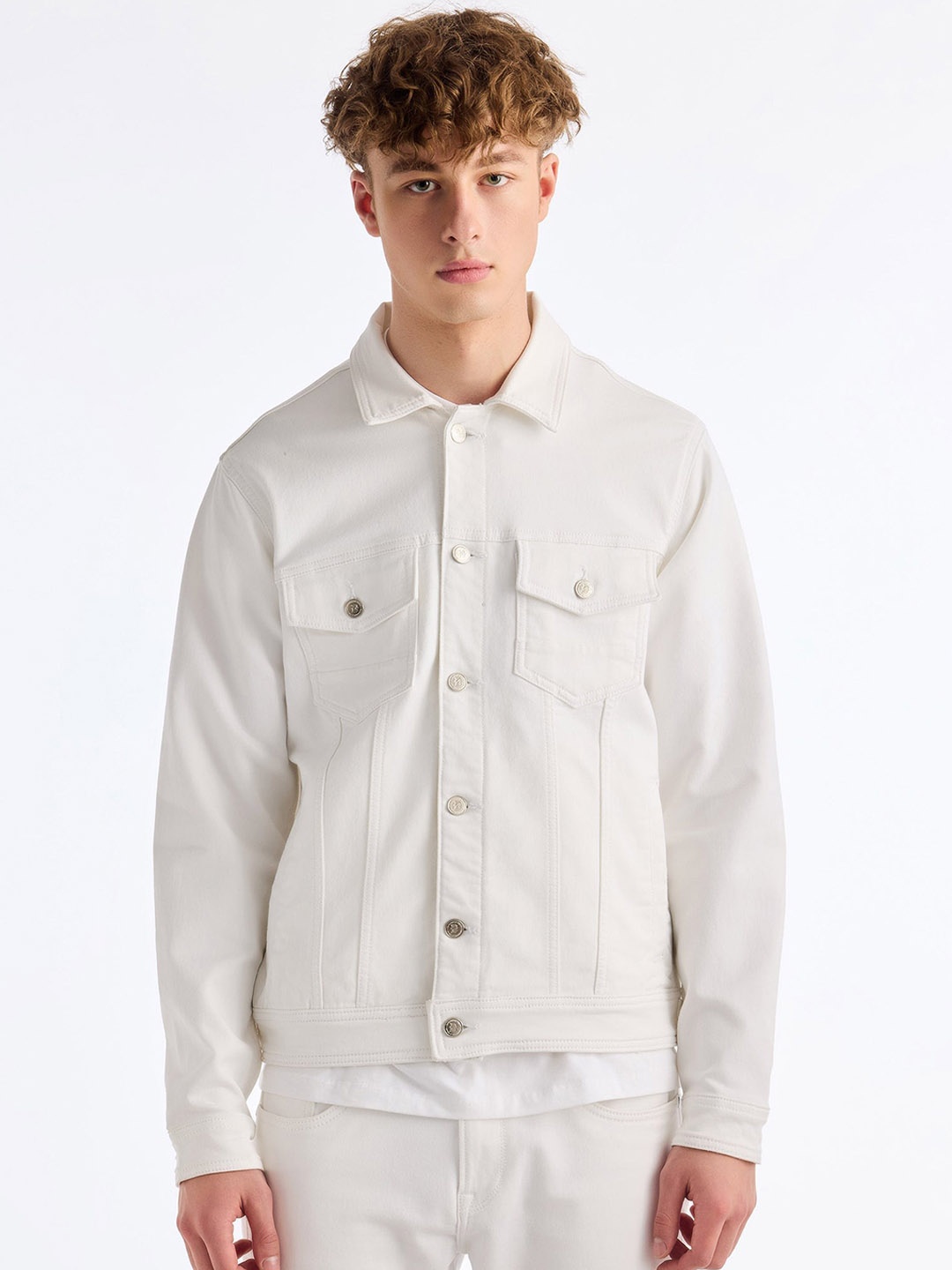 

DAGERRFLY Washed Spread Collar Stretchable Denim Jacket, White