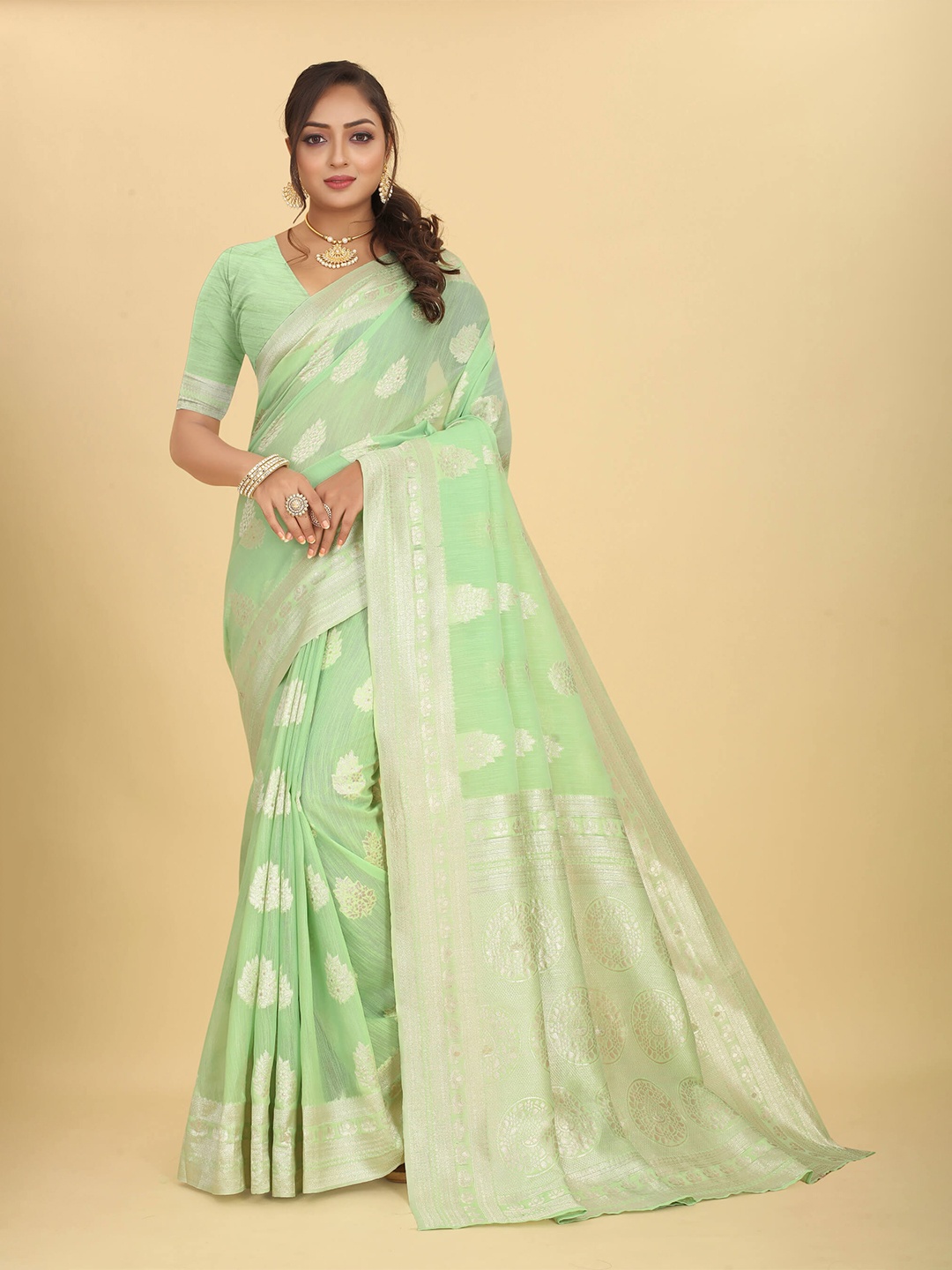 

VenderVilla Ethnic Motifs Woven Design Zari Saree, Green
