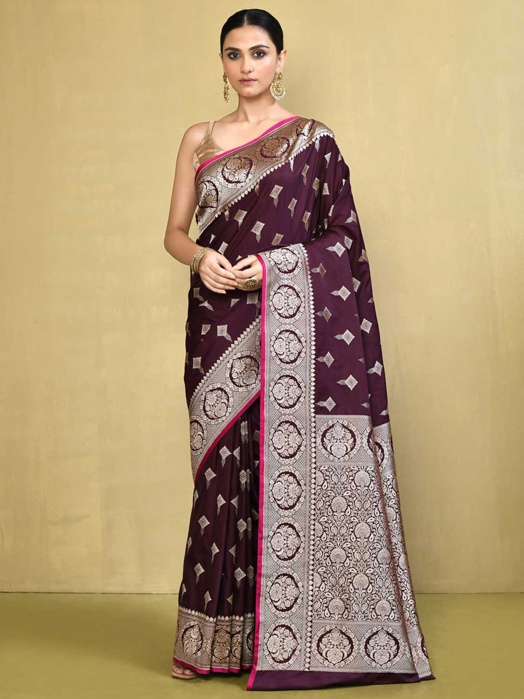 

Rasm by Muskaan Woven Design Zari Banarasi Saree, Maroon
