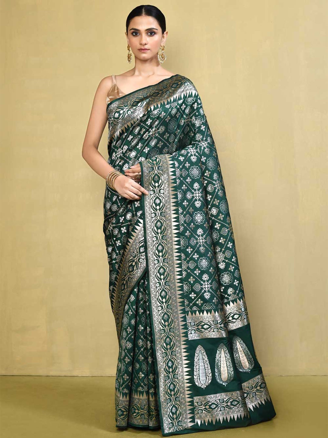 

Rasm by Muskaan Woven Design Zari Banarasi Saree, Green