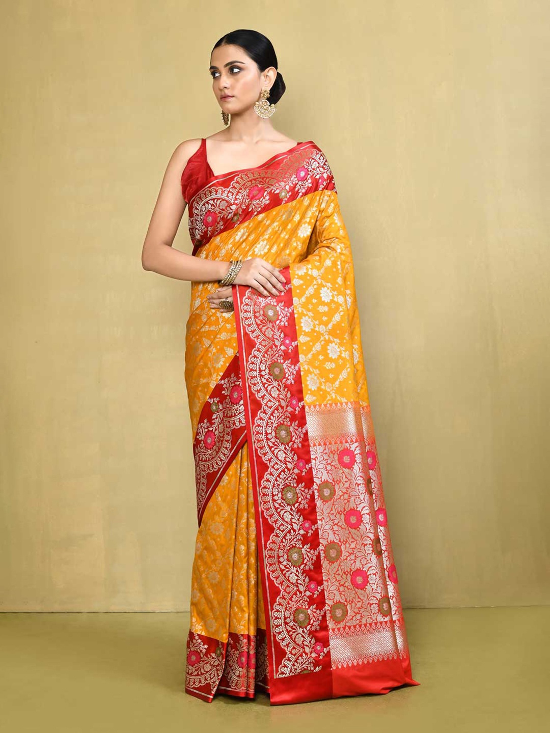 

Rasm by Muskaan Woven Design Zari Banarasi Saree, Off white