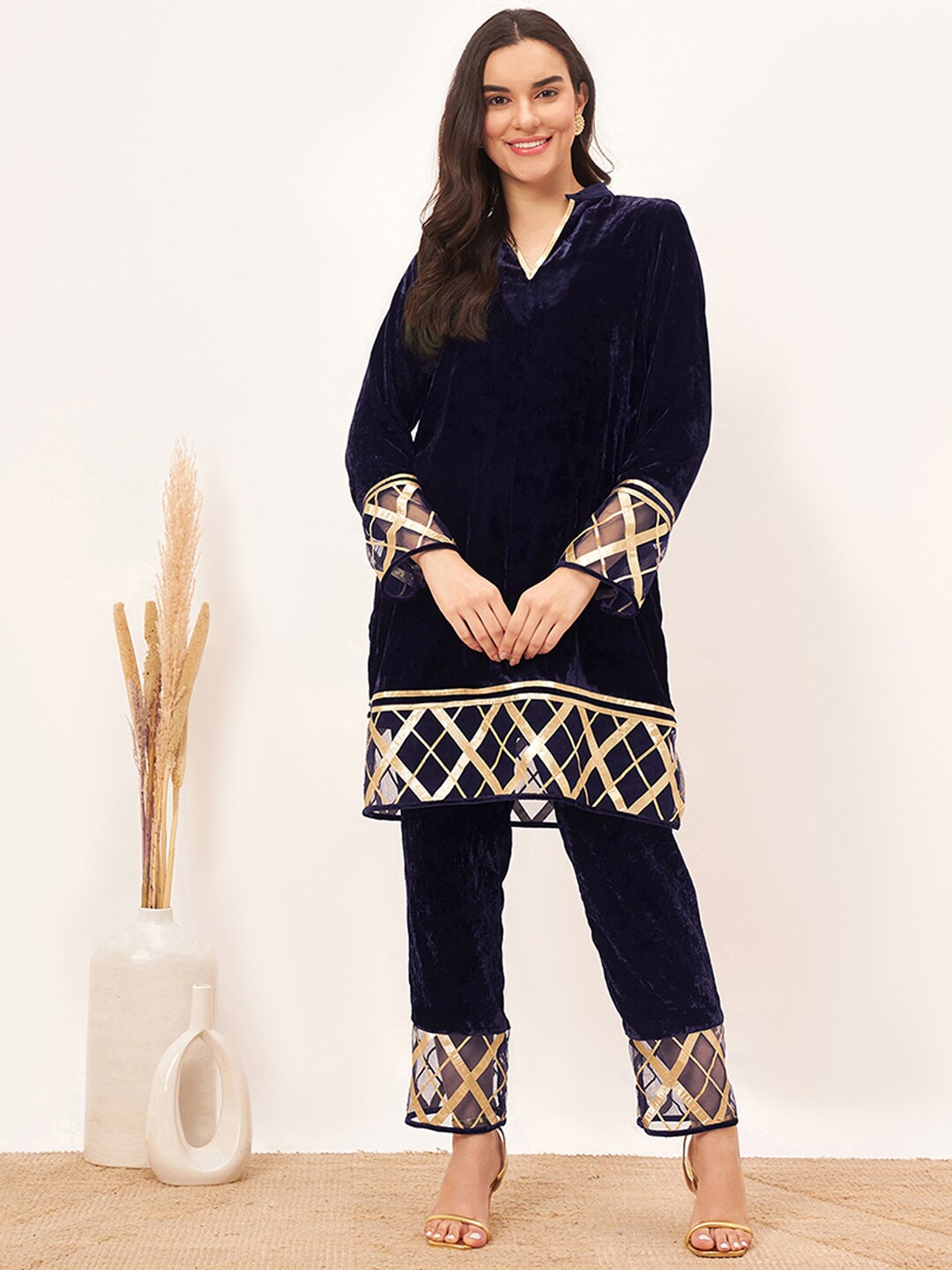 

First Resort by Ramola Bachchan Straight Velvet Kurta With Trousers, Blue